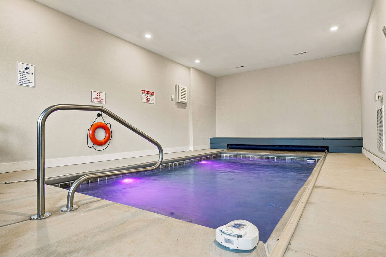 <span class="name">Splash and play in your own private indoor heated pool</span> <span class="name">Splash and play in your own private indoor heated pool</span>