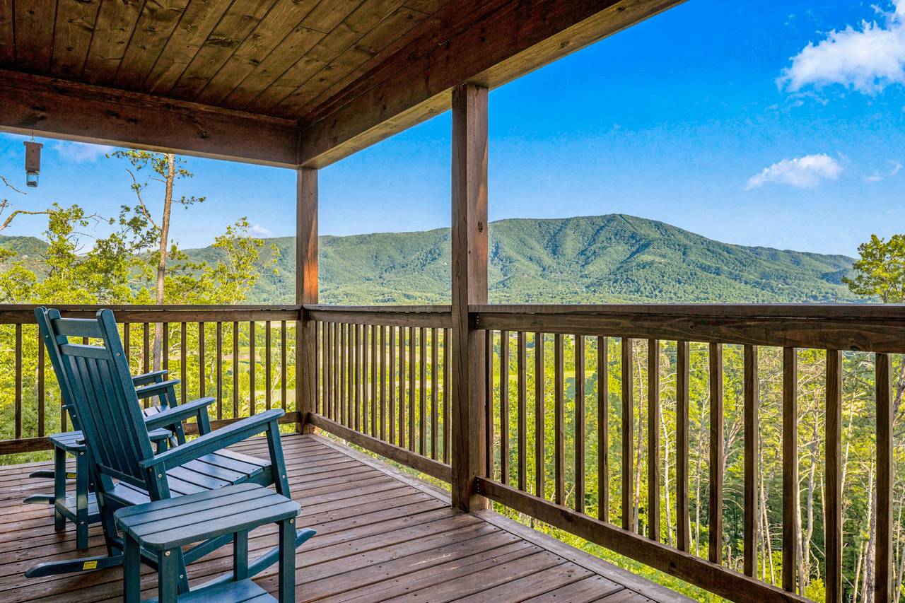 <span class="name">Beautiful mountain scenery surrounds your stay</span> <span class="name">Beautiful mountain scenery surrounds your stay</span>