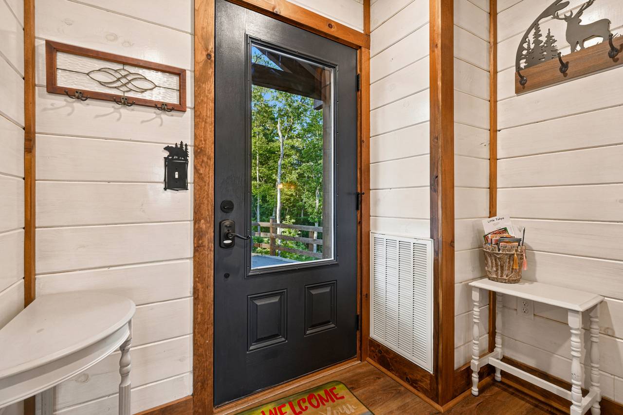 <span class="name">Smoky Mountain fun awaits at Mountain Mist Chateau</span> <span class="name">Smoky Mountain fun awaits at Mountain Mist Chateau</span>