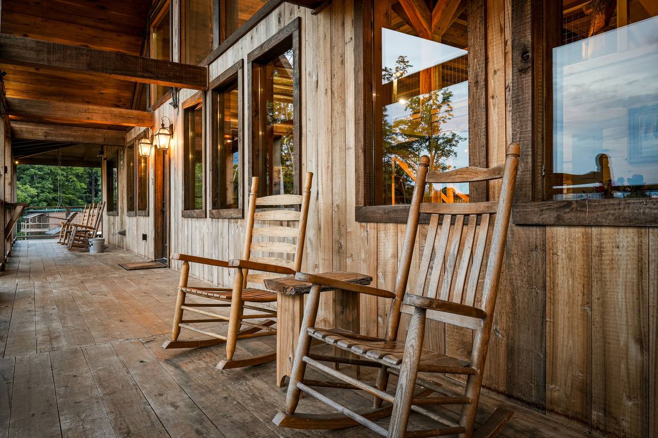 <span class="name">Wraparound porch with peaceful mountain surroundings</span> <span class="name">Wraparound porch with peaceful mountain surroundings</span>