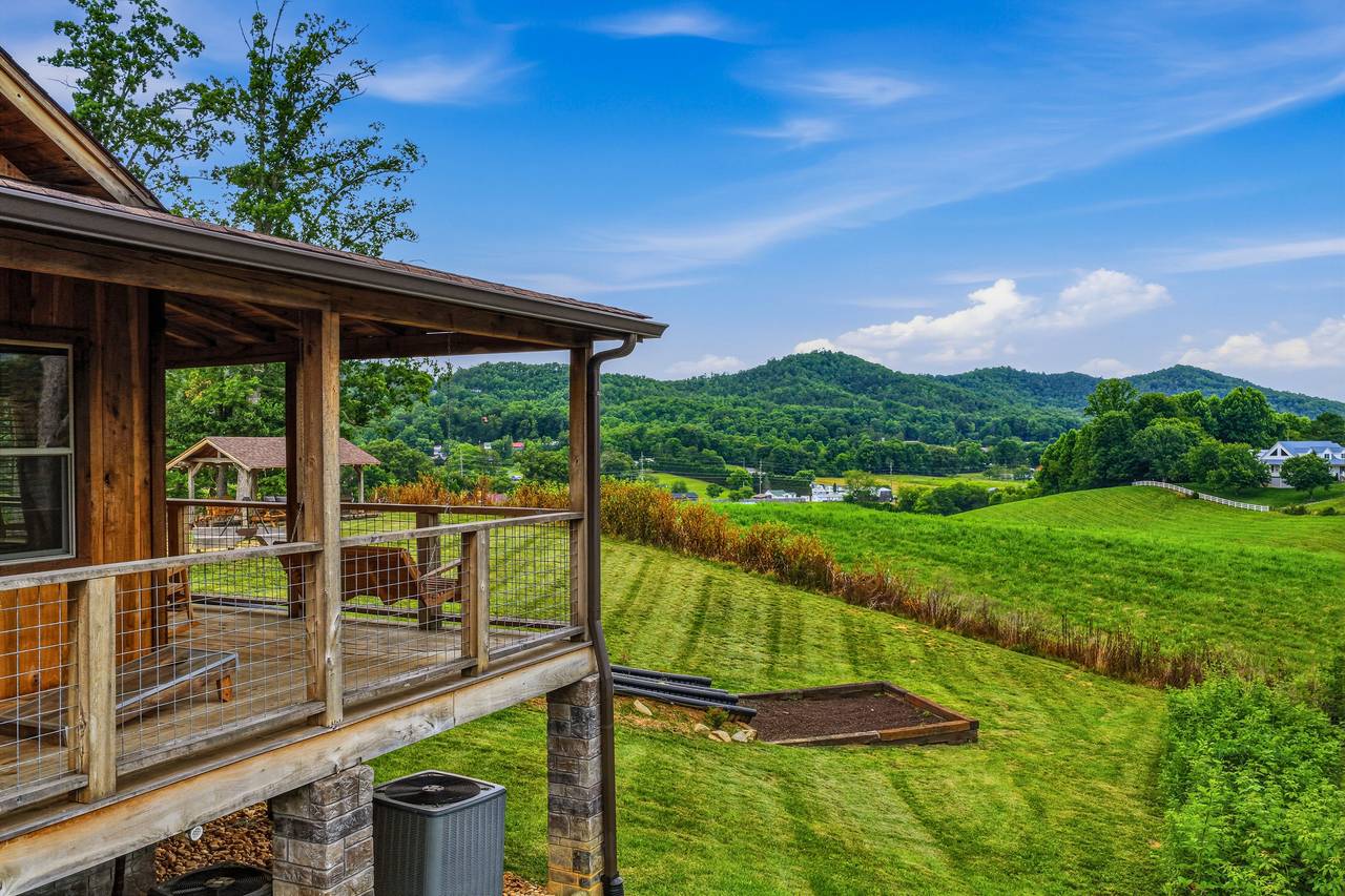 <span class="name">Outdoor space designed for relaxing & making memories</span> <span class="name">Outdoor space designed for relaxing & making memories</span>