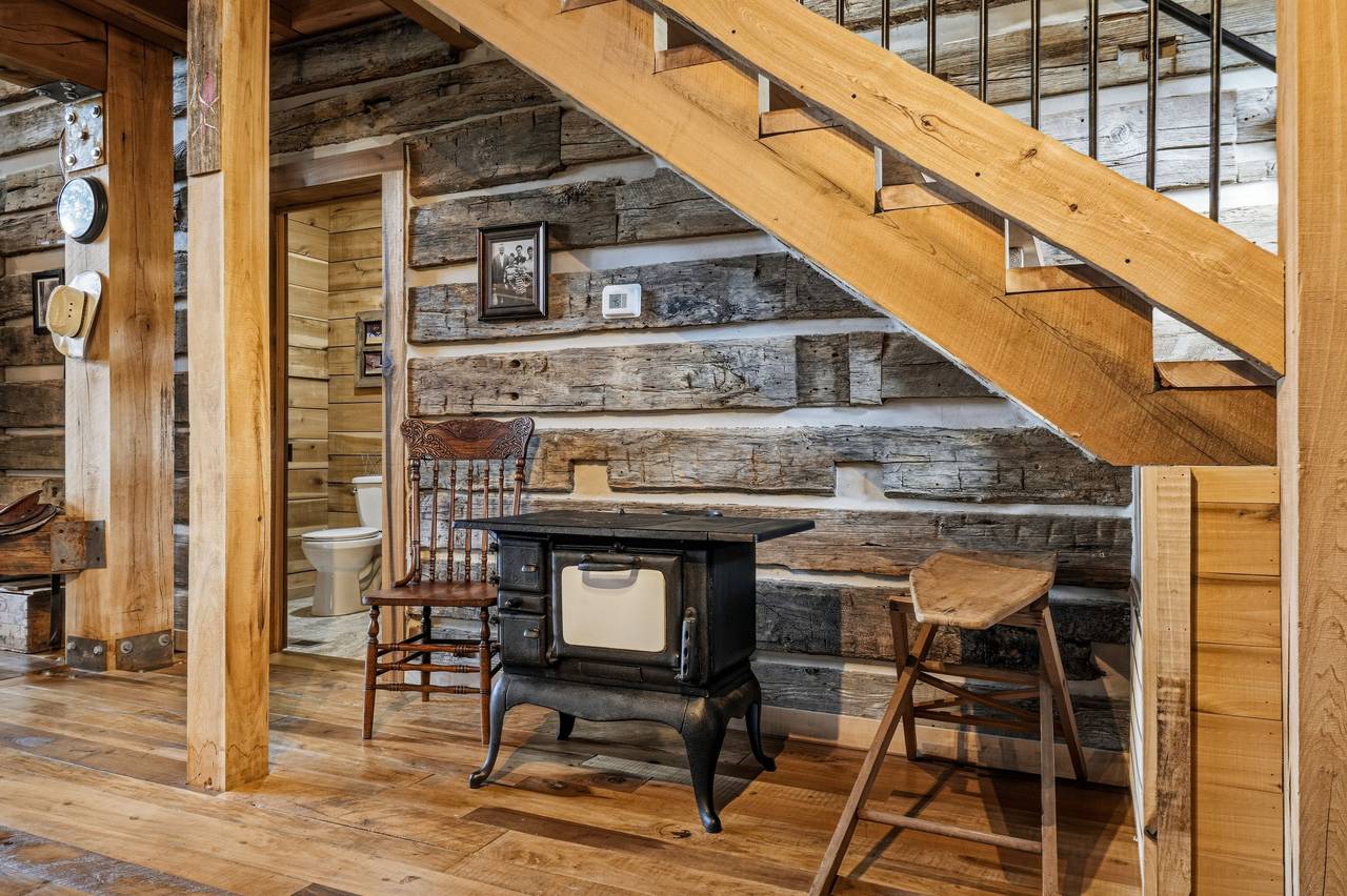 <span class="name">Warm wood finishes create a cozy mountain gathering space</span> <span class="name">Warm wood finishes create a cozy mountain gathering space</span>