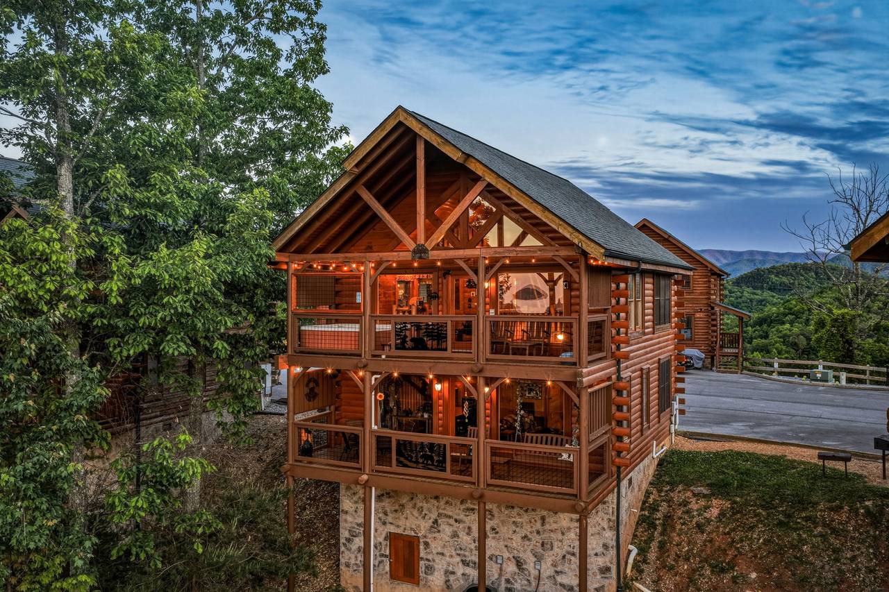 <span class="name">Welcome to BearSlide Lodge, Offered by Bear Tracts</span> <span class="name">Welcome to BearSlide Lodge, Offered by Bear Tracts</span>