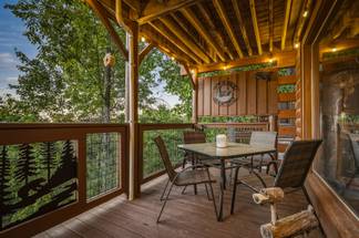 <span class="name">Outdoor dining area perfect for cookouts</span> <span class="name">Outdoor dining area perfect for cookouts</span>