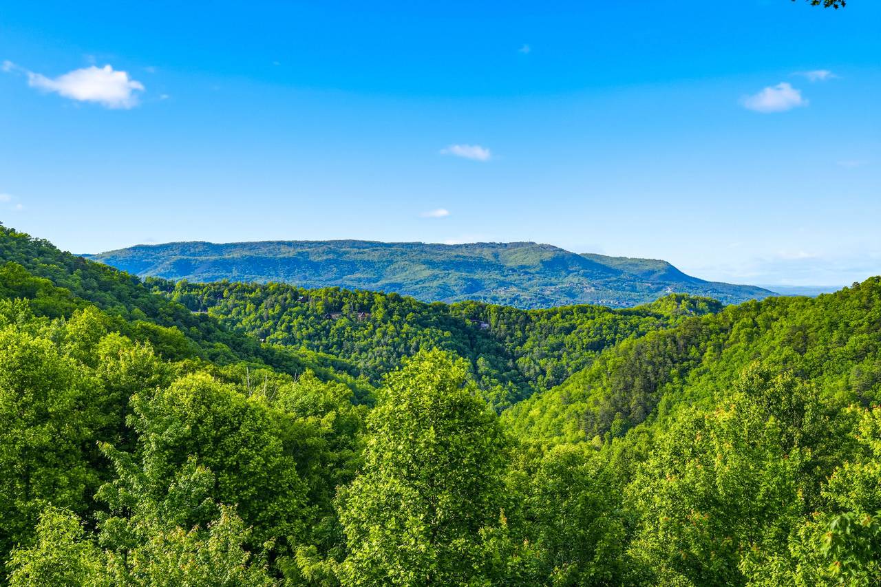 <span class="name">Incredible Smoky Mountain landscape right outside your door</span> <span class="name">Incredible Smoky Mountain landscape right outside your door</span>