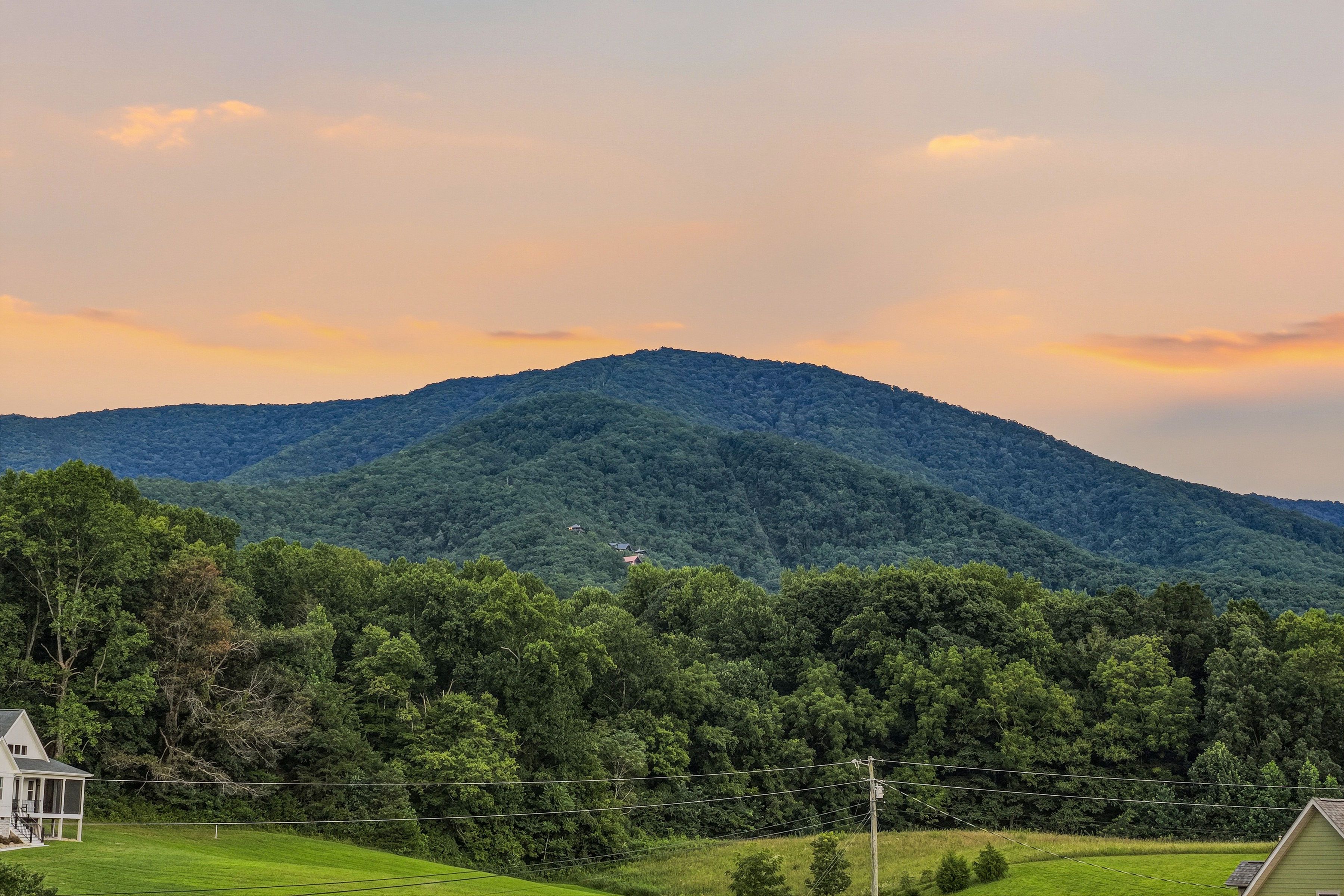 <span class="name">Mountain scenery adds to the peaceful cabin setting</span>