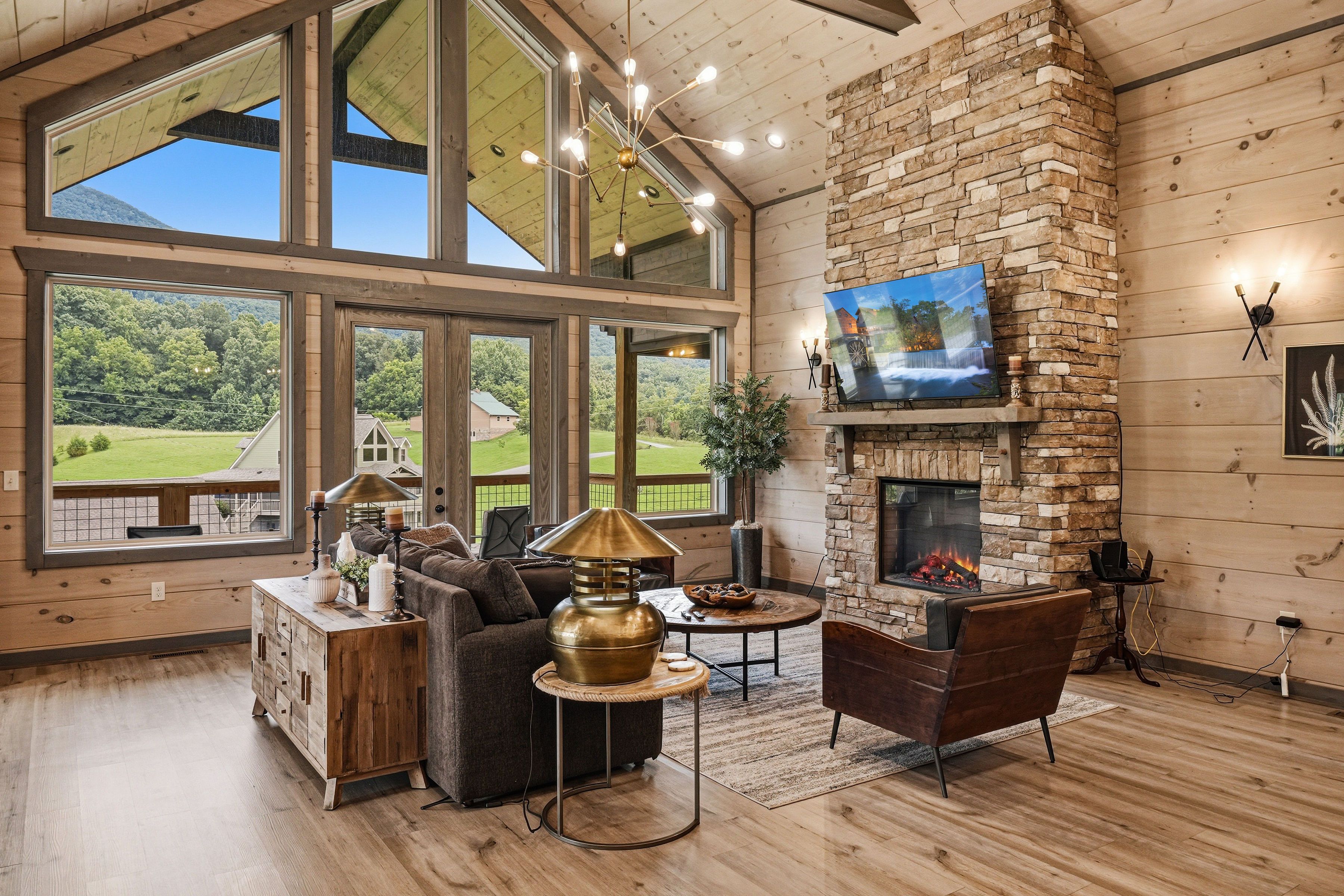 <span class="name">Spacious living room for gathering with family</span>