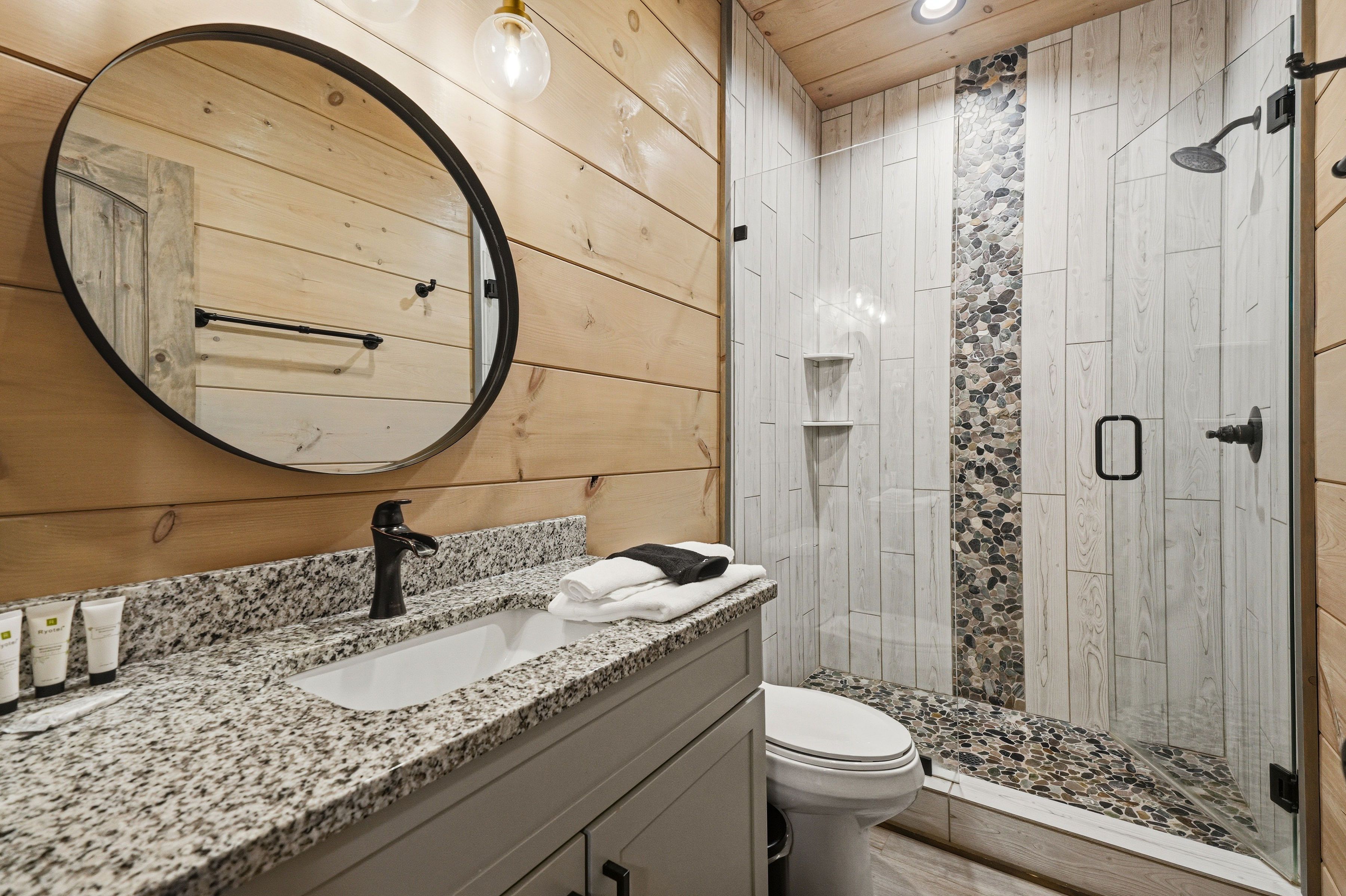 <span class="name">Private ensuite adds convenience to the king bedroom</span>