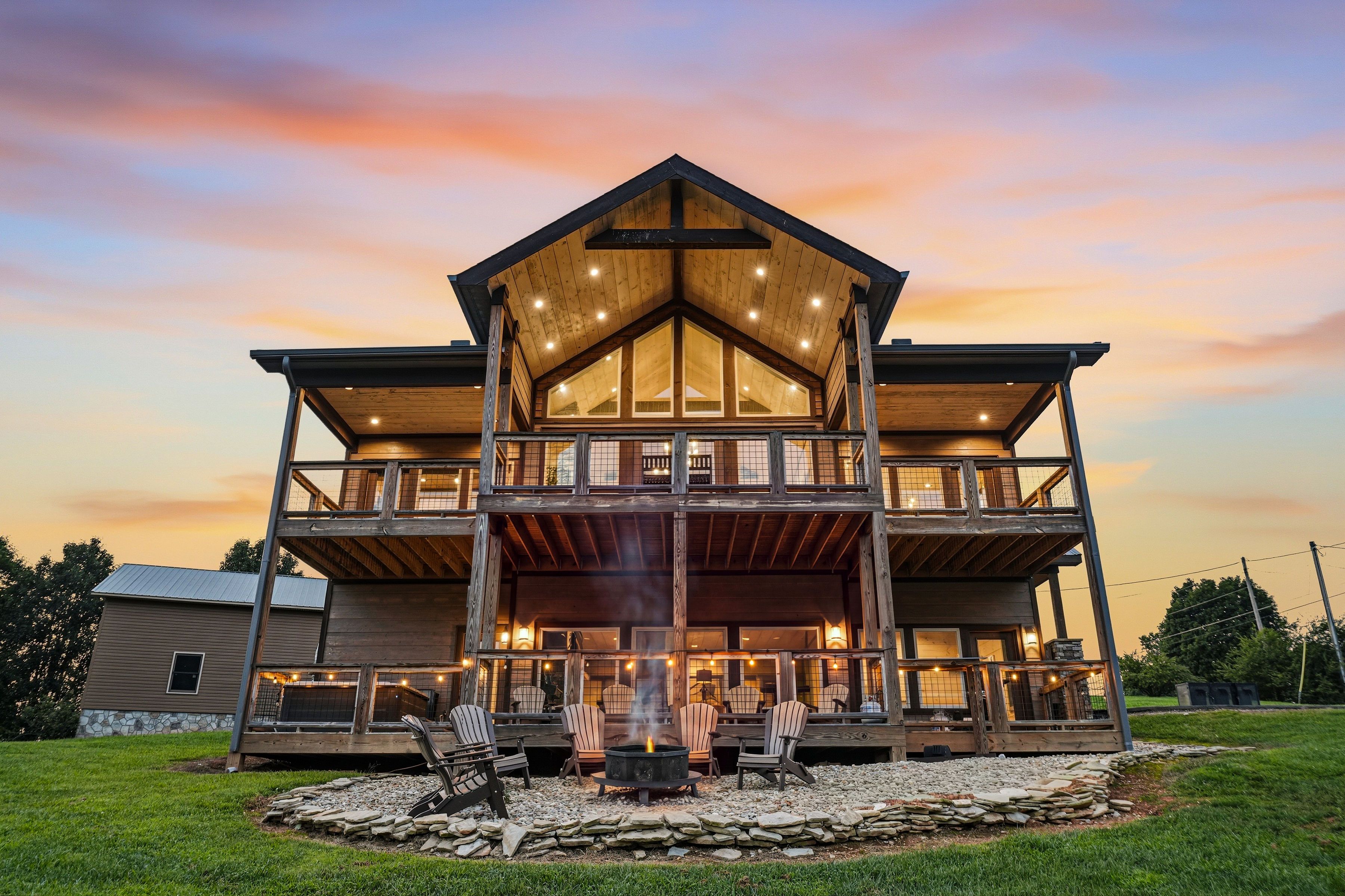 <span class="name">Five-bedroom mountain retreat near Pigeon Forge</span>