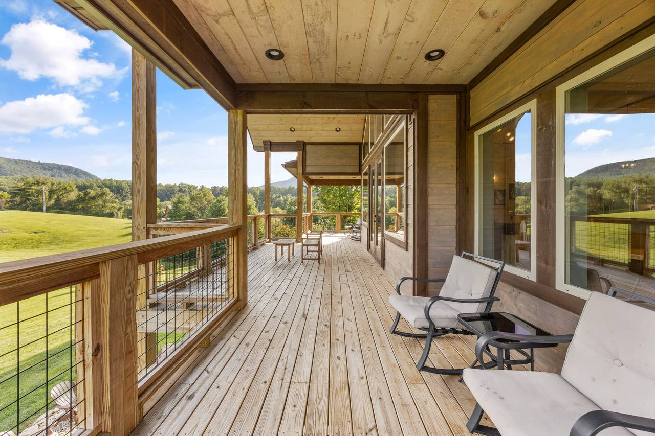 Exterior Exterior