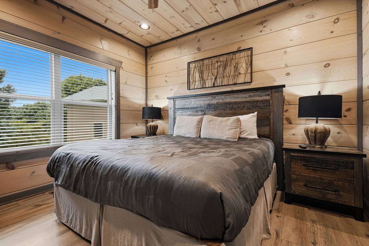 <span class="name">Third upper-level king bedroom with private ensuite bath</span> <span class="name">Third upper-level king bedroom with private ensuite bath</span>