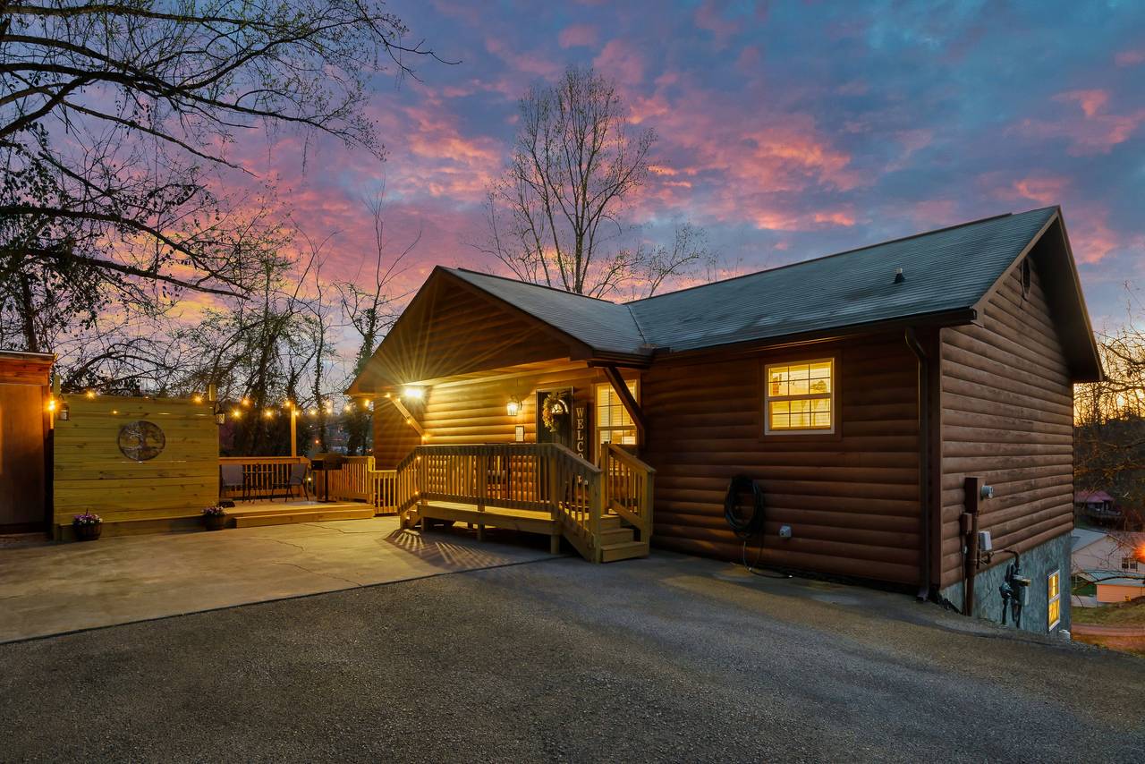 Welcome to Hideaway Hollow, Offered by Bear Tracts Welcome to Hideaway Hollow, Offered by Bear Tracts