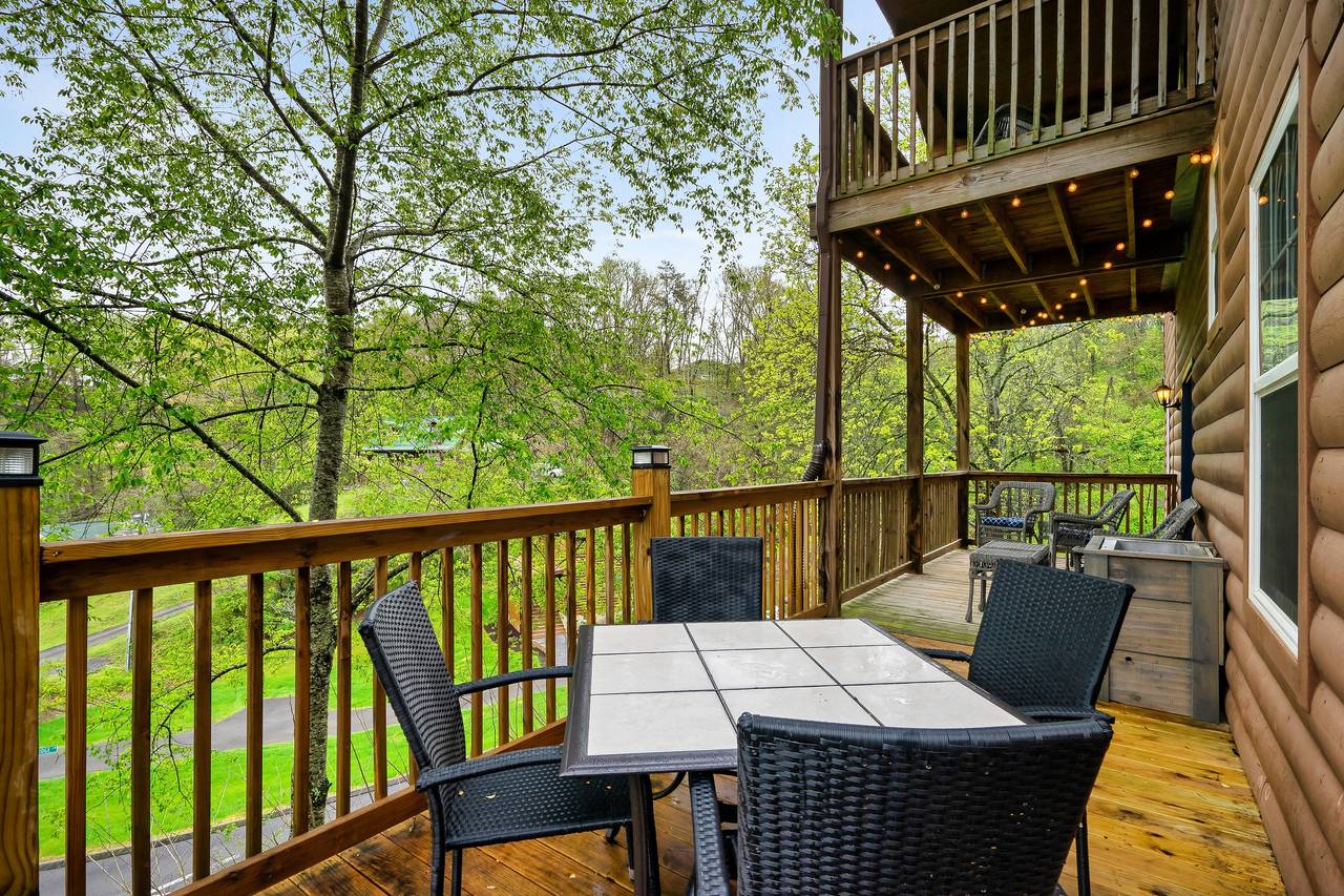 Dine outdoors while enjoying the Smoky Mountain setting Dine outdoors while enjoying the Smoky Mountain setting