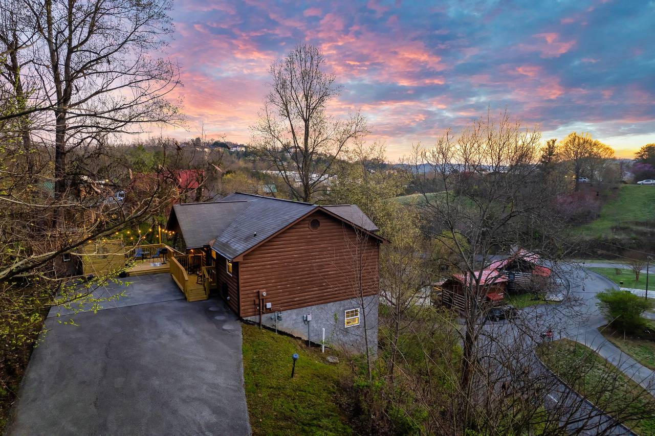 Welcome to Hideaway Hollow, offered by Bear Tracts Welcome to Hideaway Hollow, offered by Bear Tracts