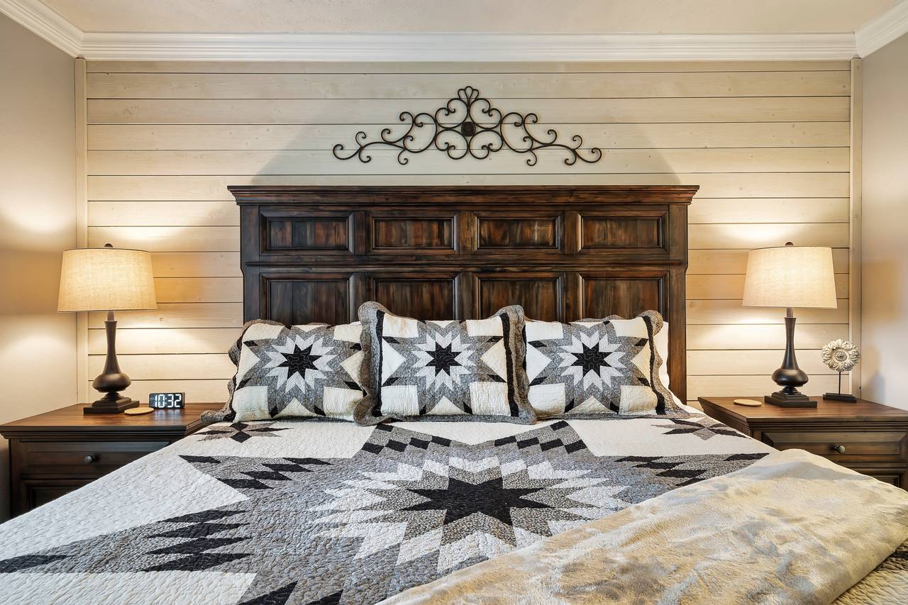 Private king retreat located on the lower level Private king retreat located on the lower level