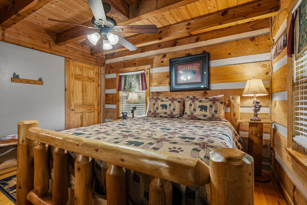 <span class="name">Entry-level queen bedroom offers easy main-floor access</span> <span class="name">Entry-level queen bedroom offers easy main-floor access</span>