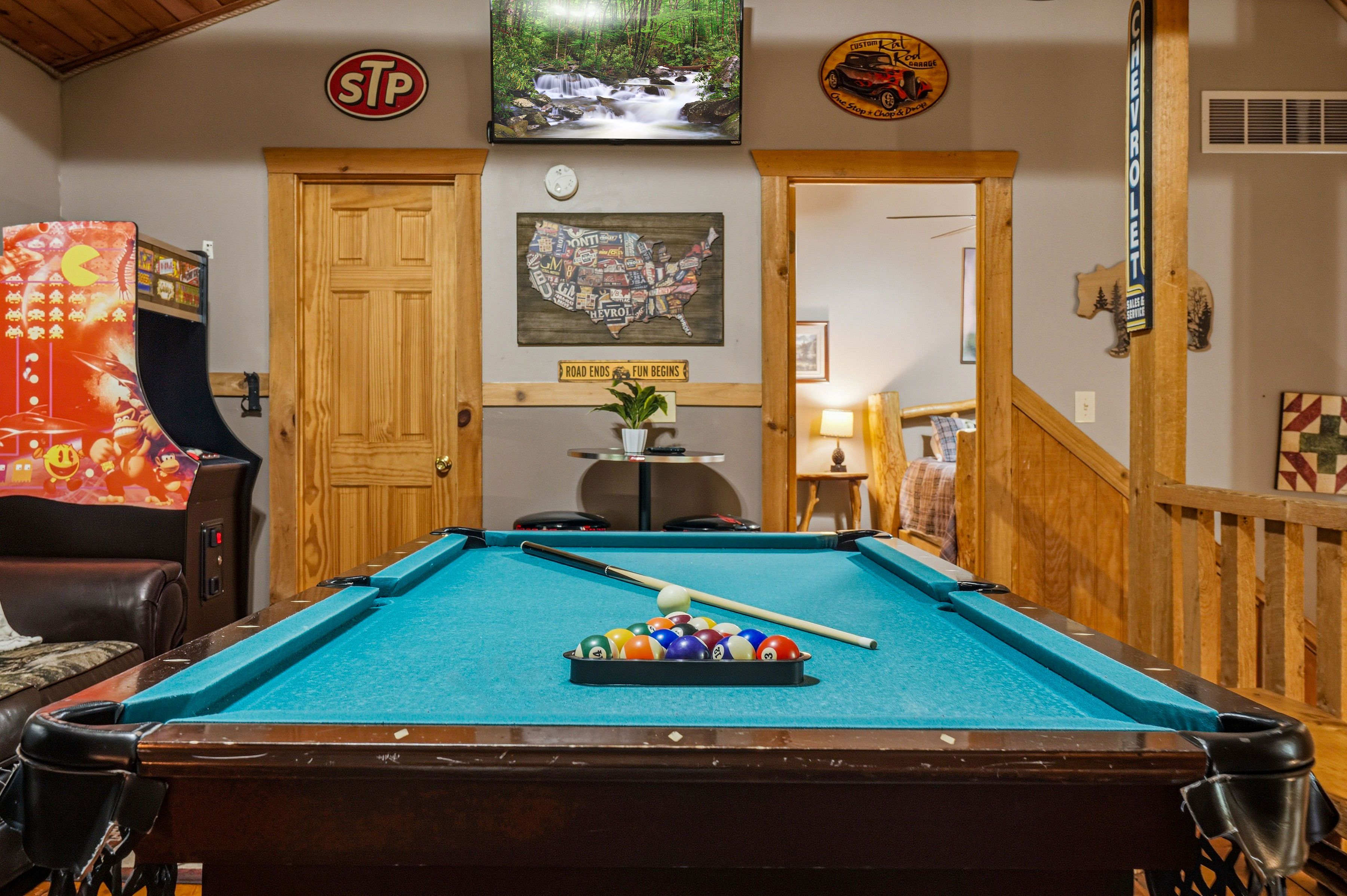 <span class="name">Pool table adds friendly competition to your stay</span>