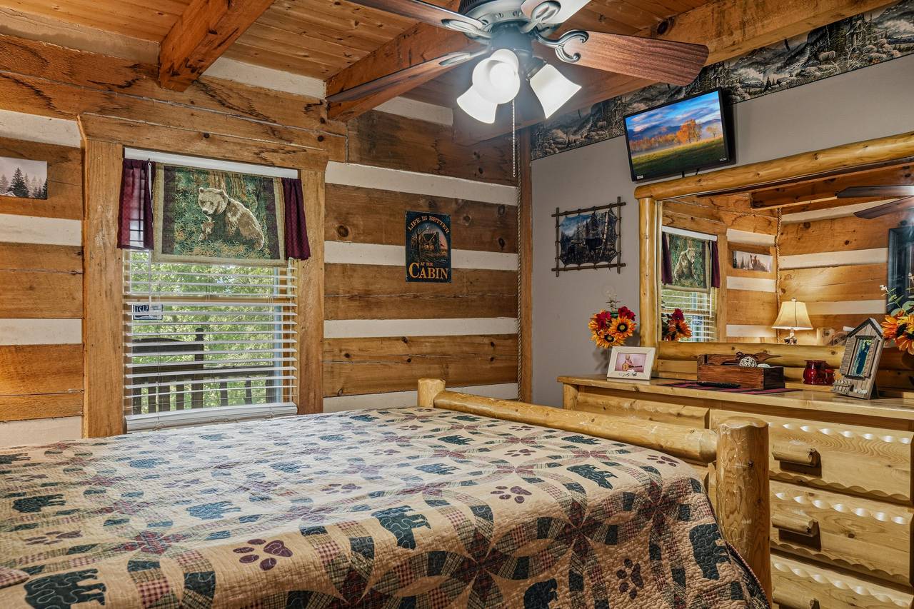 <span class="name">Entry-level bedroom with a comfortable queen bed</span> <span class="name">Entry-level bedroom with a comfortable queen bed</span>