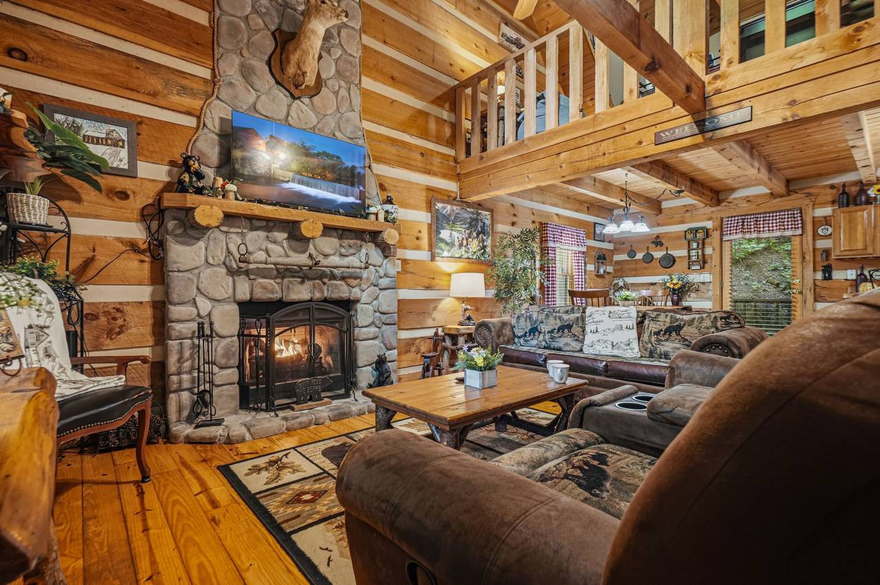 <span class="name">Open living area for relaxing after a day in the Smoky Mountains</span> <span class="name">Open living area for relaxing after a day in the Smoky Mountains</span>