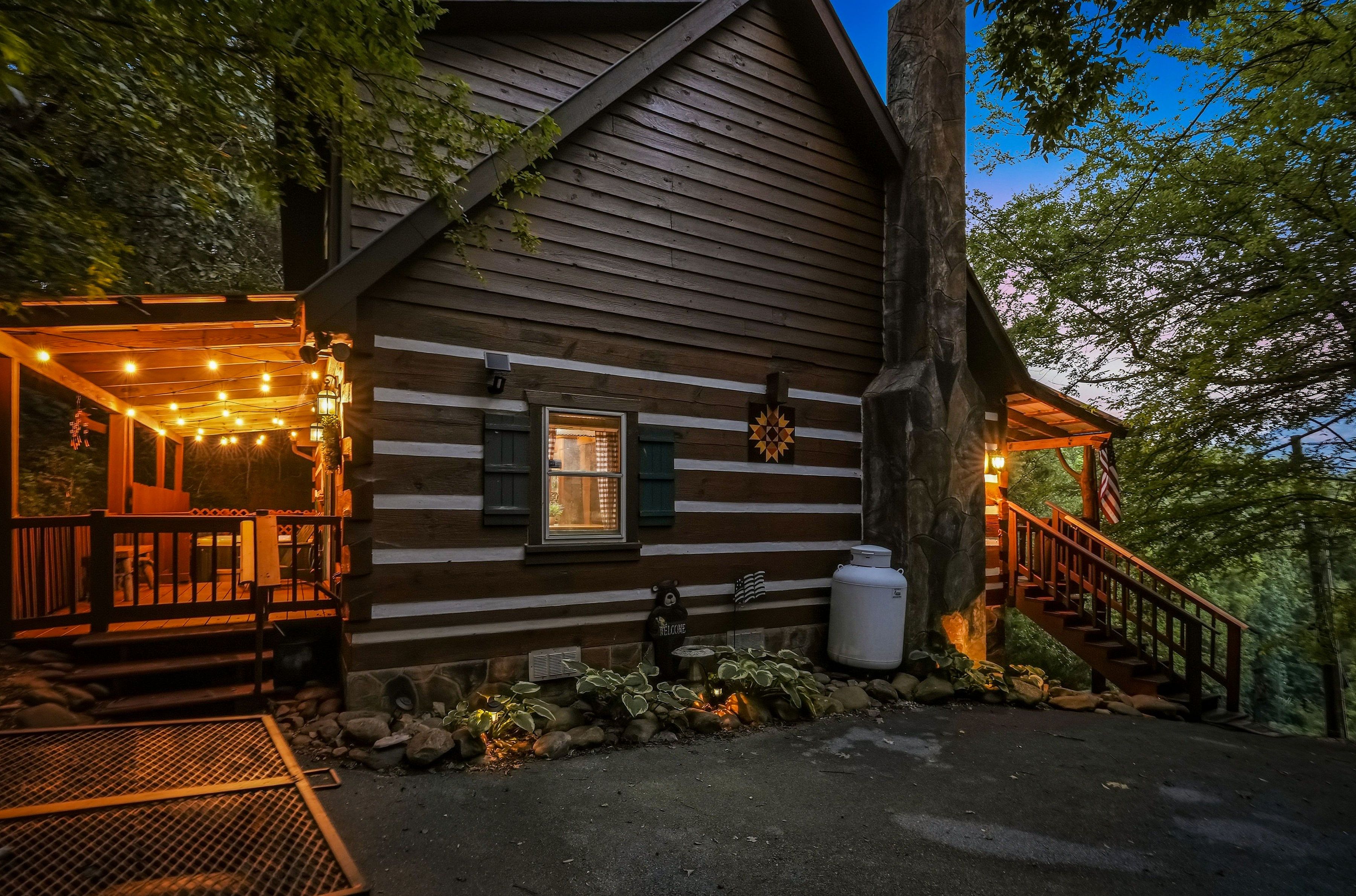 <span class="name">Sweet Annie, offered by Bear Tracts Vacation Cabins</span>