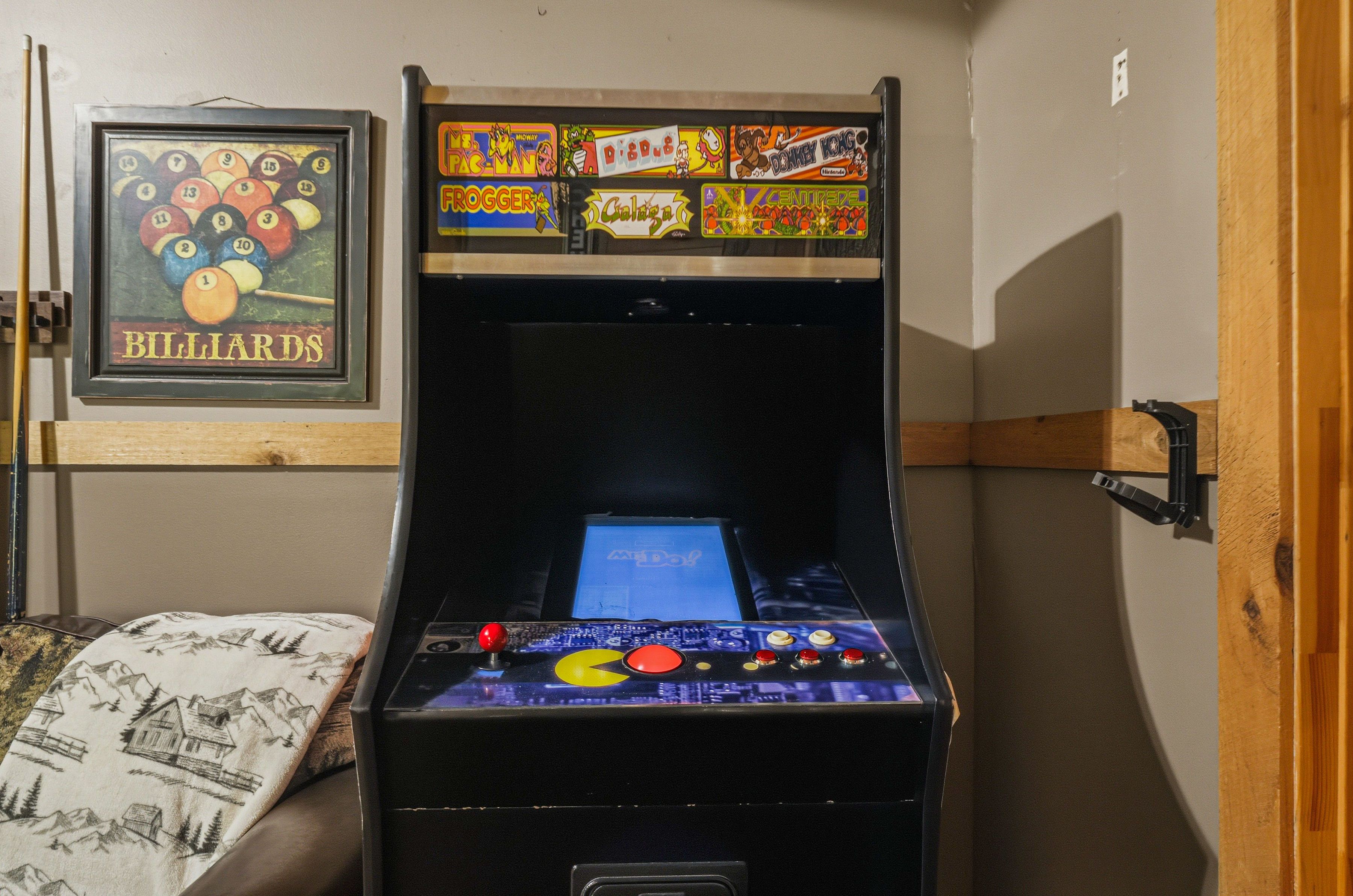 <span class="name">Multicade arcade game offers classic family fun</span>
