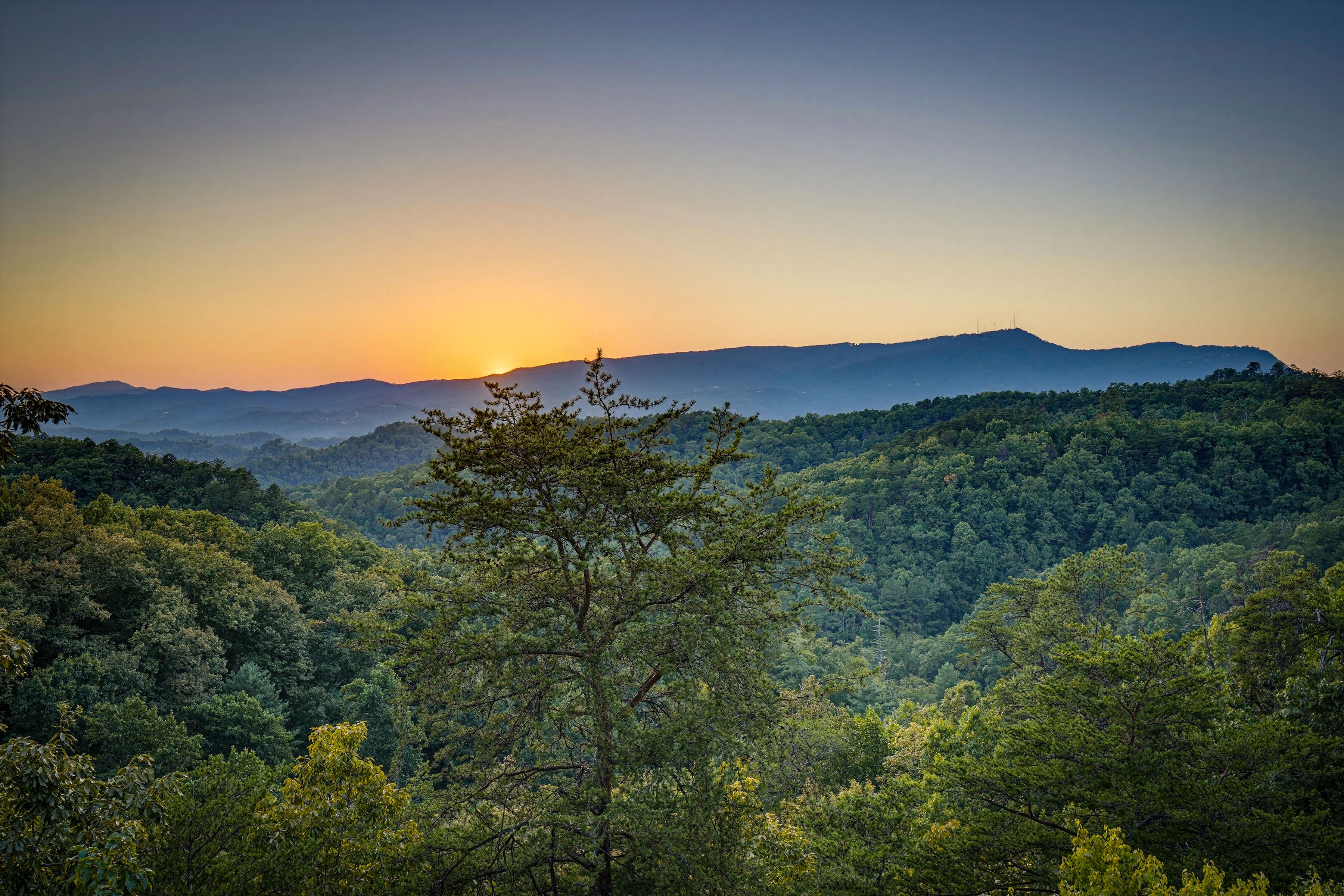 <span class="name">Beautiful Smoky Mountain scenery surrounds your getaway</span>