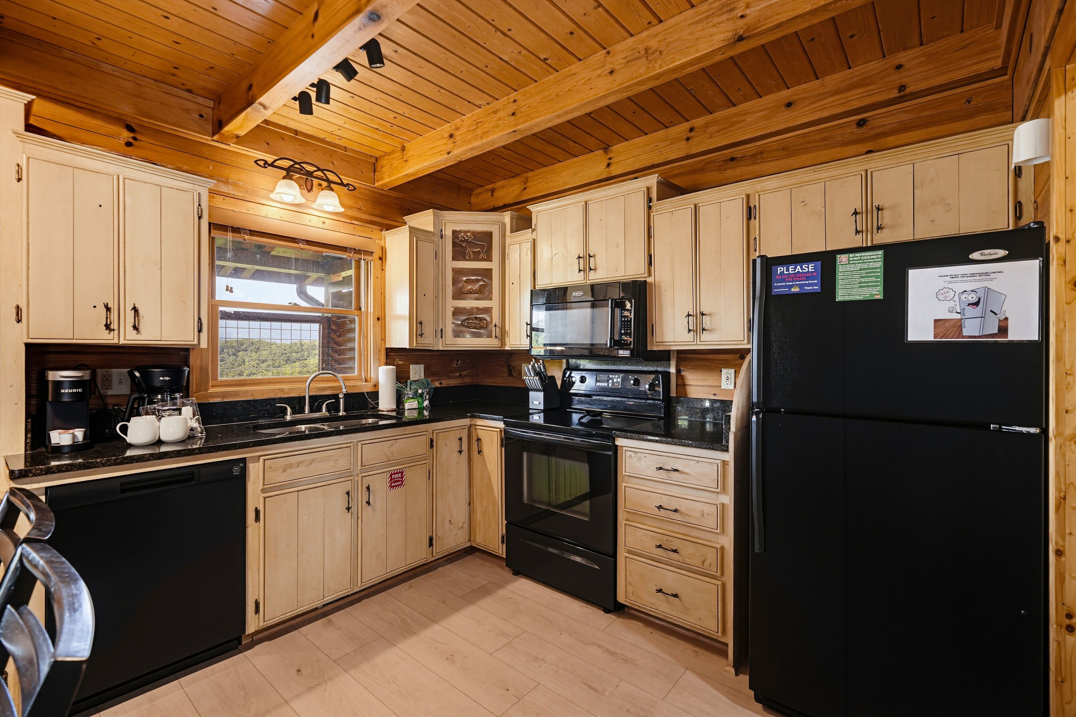 <span class="name">Fully equipped kitchen for preparing meals at the cabin</span>