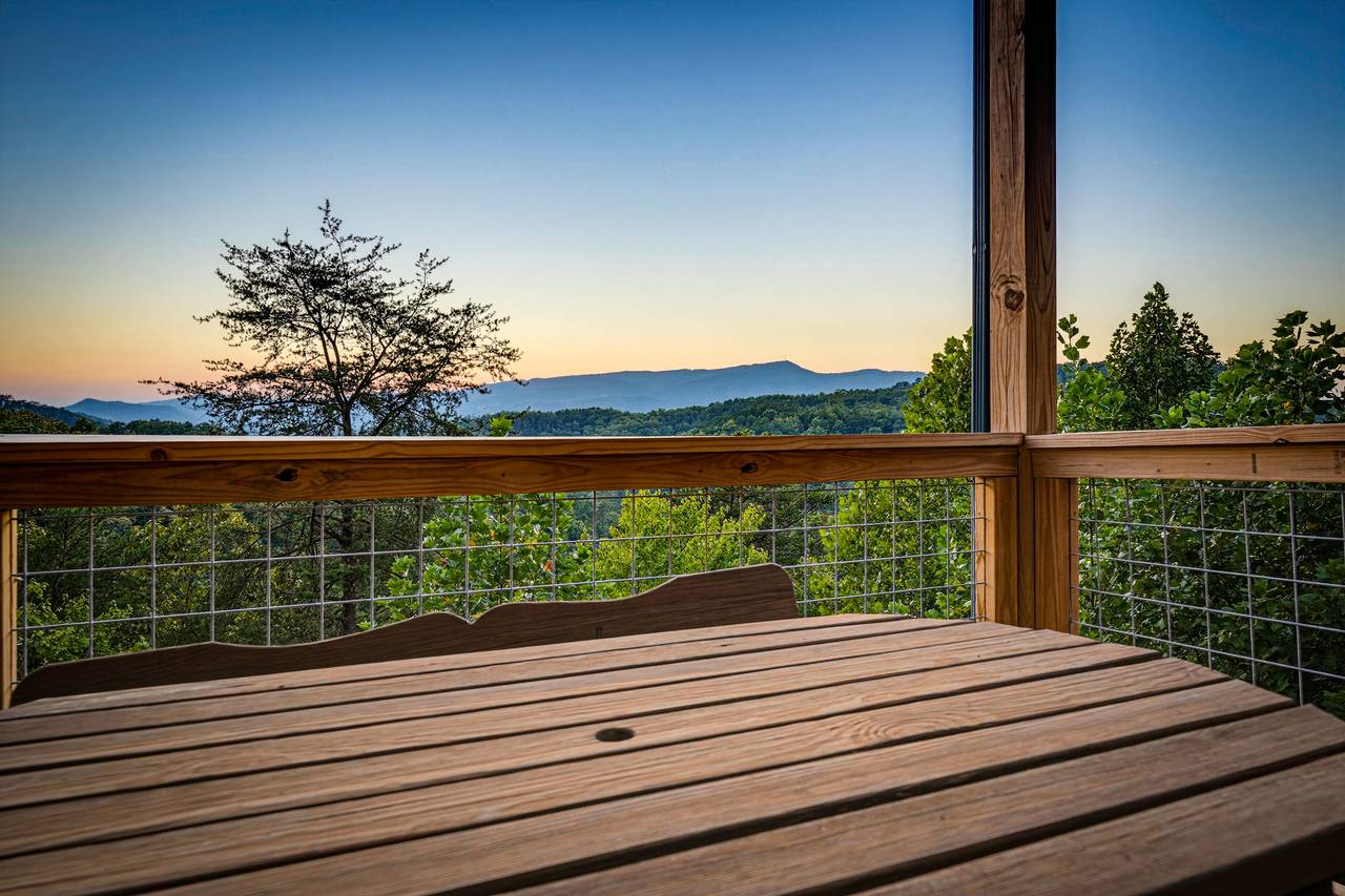 <span class="name">Enjoy meals outdoors at the deck table and chairs</span> <span class="name">Enjoy meals outdoors at the deck table and chairs</span>