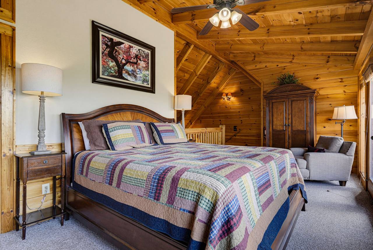 <span class="name">Relax in the king bed after exploring the Smoky Mountains</span> <span class="name">Relax in the king bed after exploring the Smoky Mountains</span>