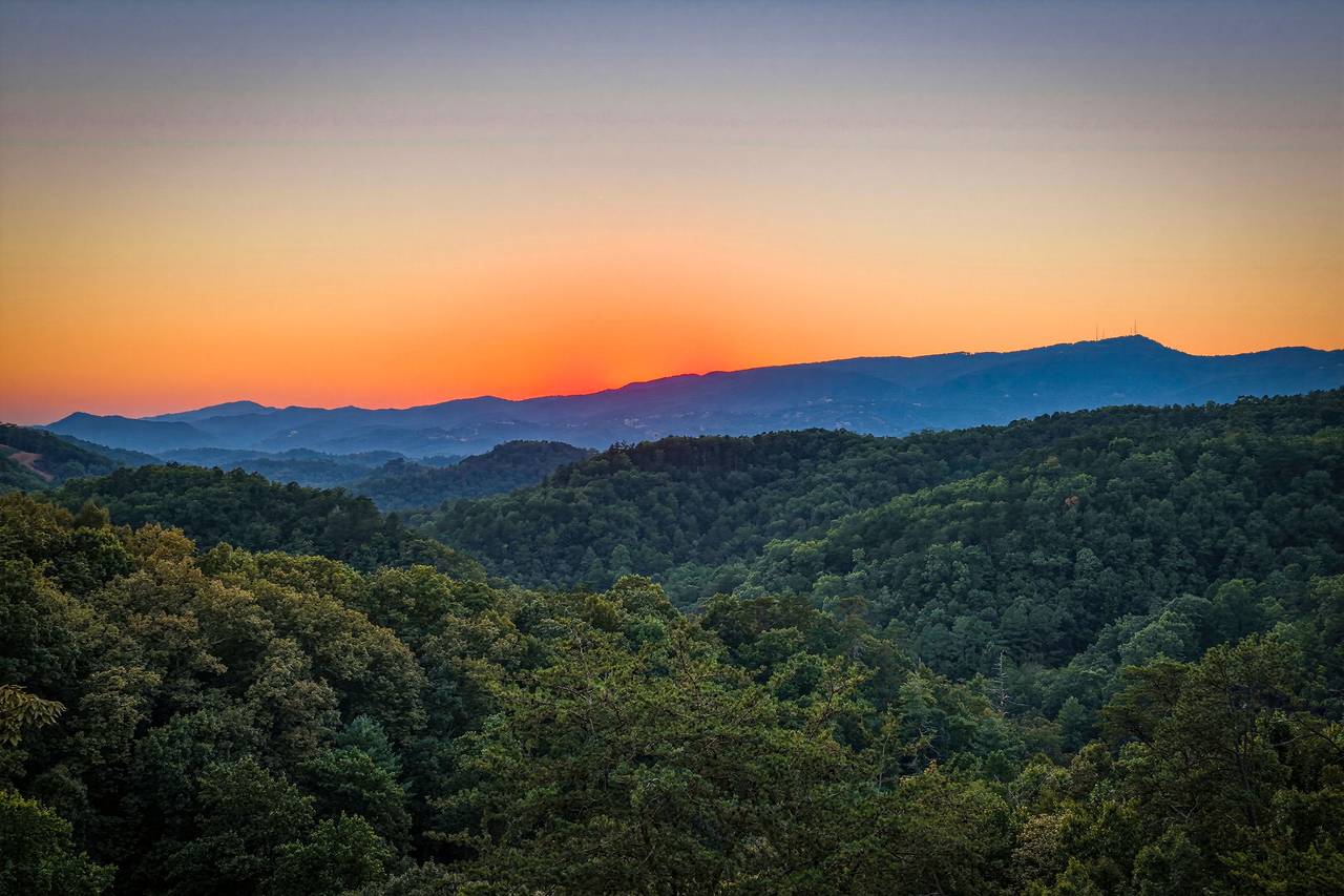 <span class="name">Relax outdoors while surrounded by beautiful mountain views</span> <span class="name">Relax outdoors while surrounded by beautiful mountain views</span>