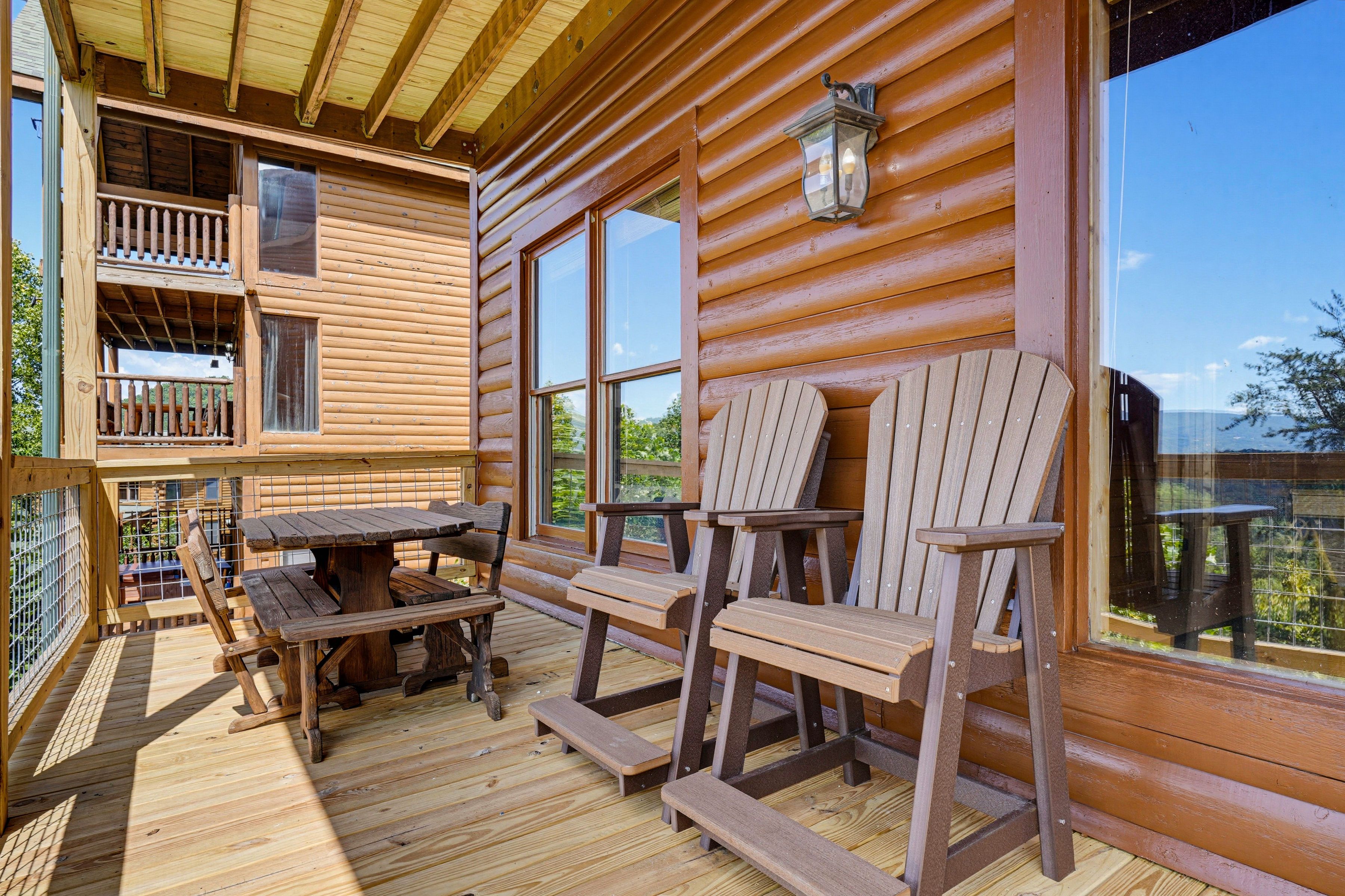 <span class="name">Share an outdoor meal at the deck table and chairs</span>