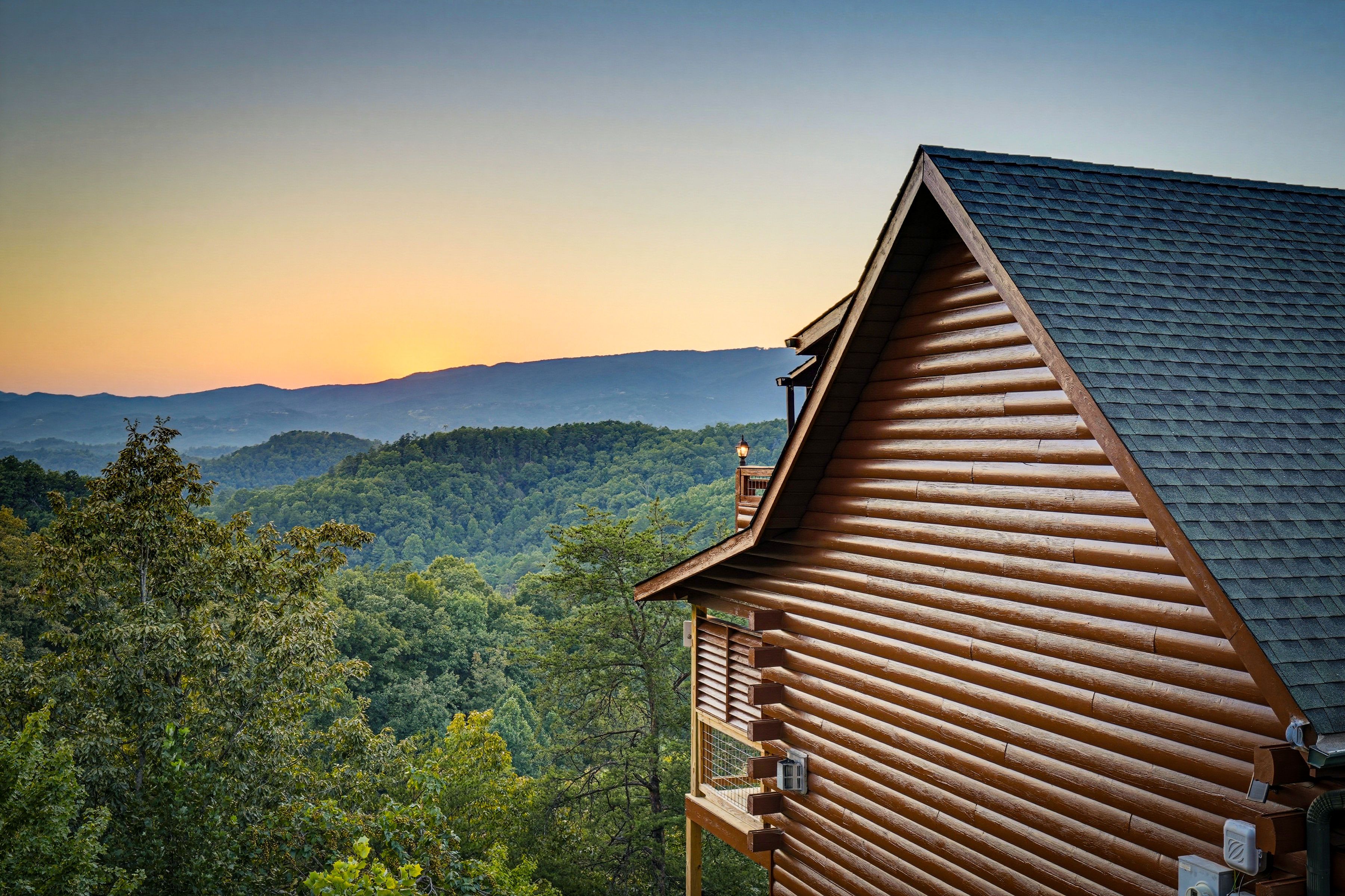 <span class="name">Smoky Mountain views create a memorable vacation backdrop</span>