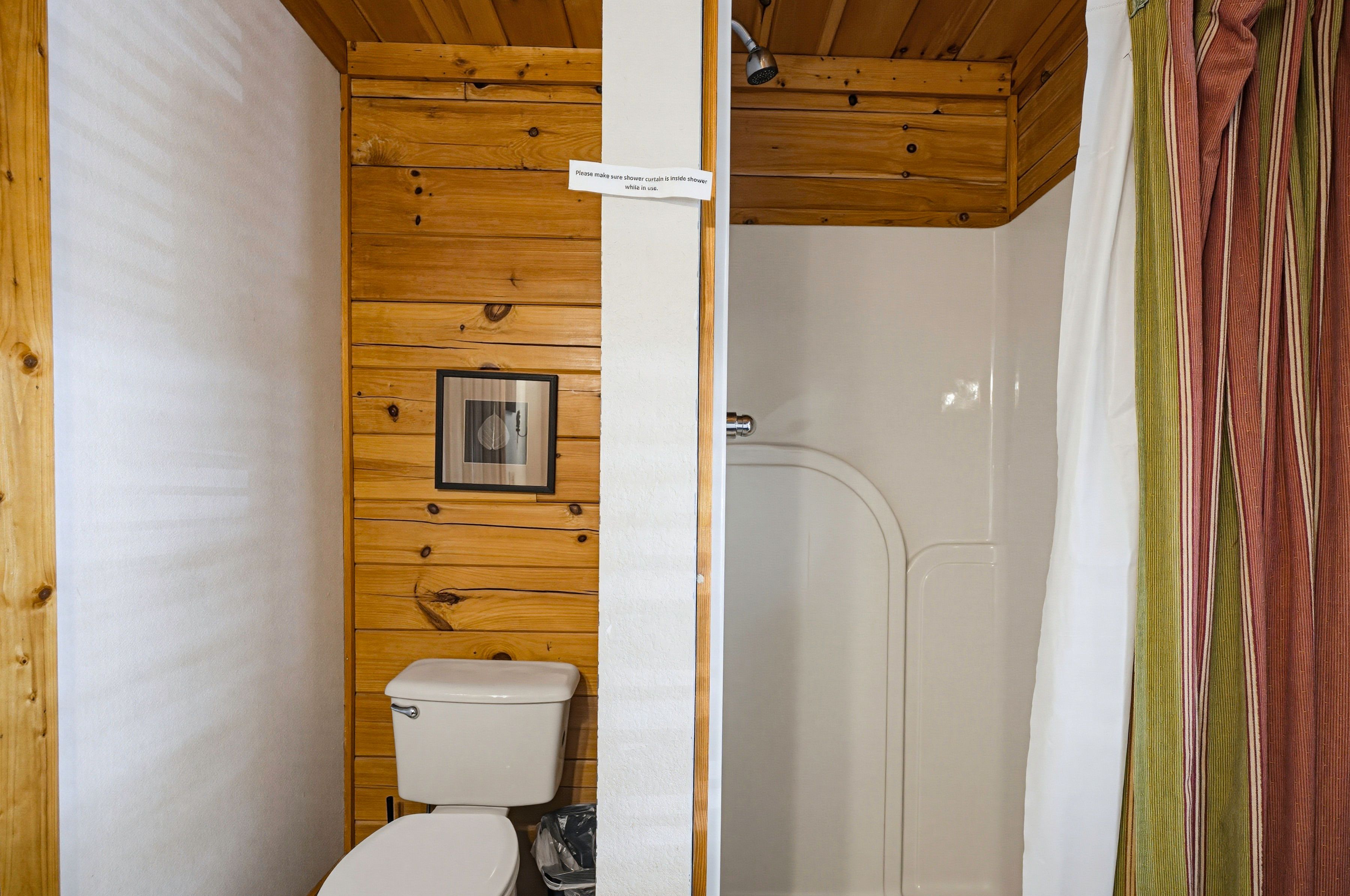 <span class="name">Entry-level full bathroom with a convenient standing shower</span>