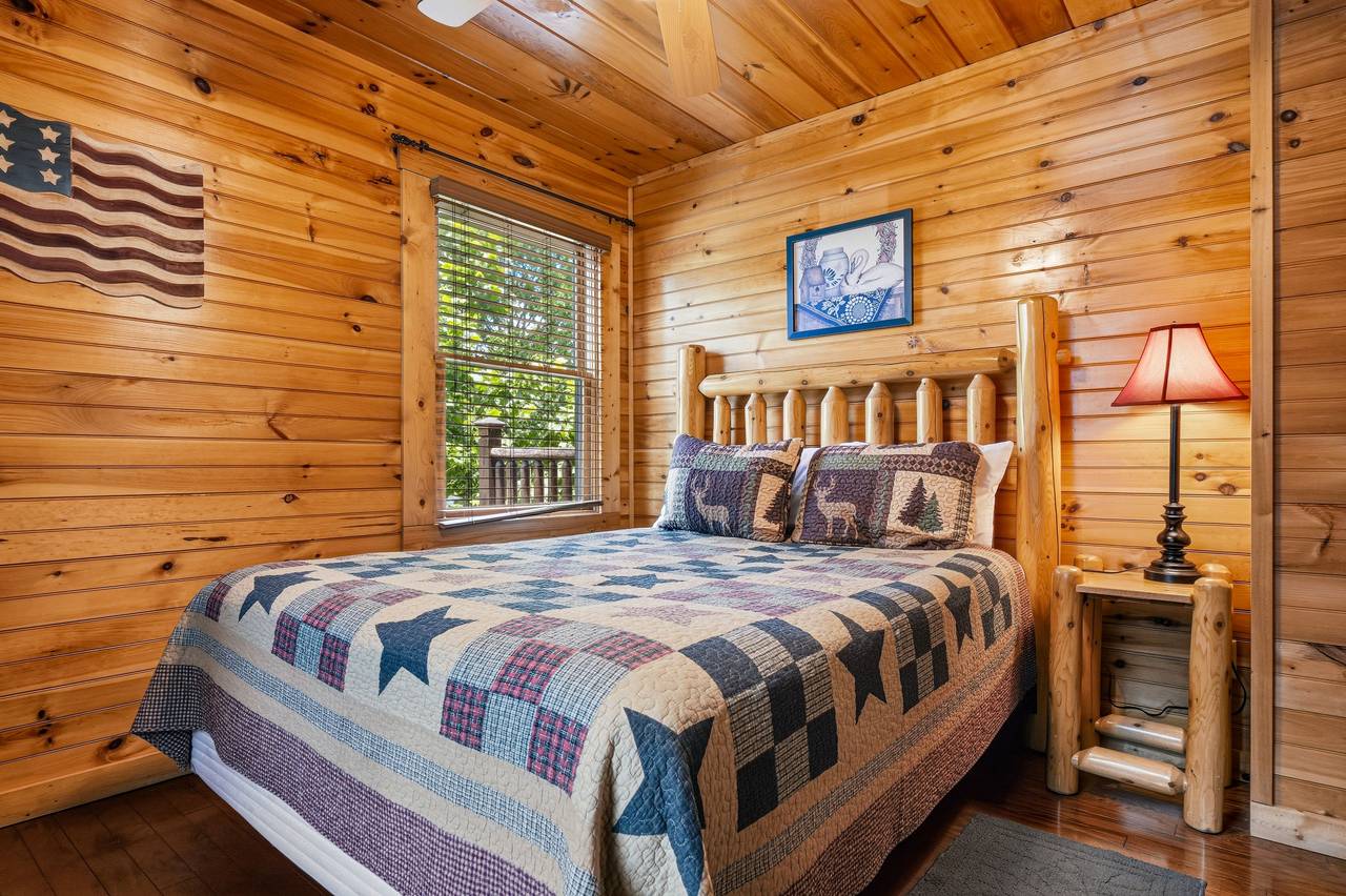Entry level Queen bedroom for comfortable mountain stays Entry level Queen bedroom for comfortable mountain stays