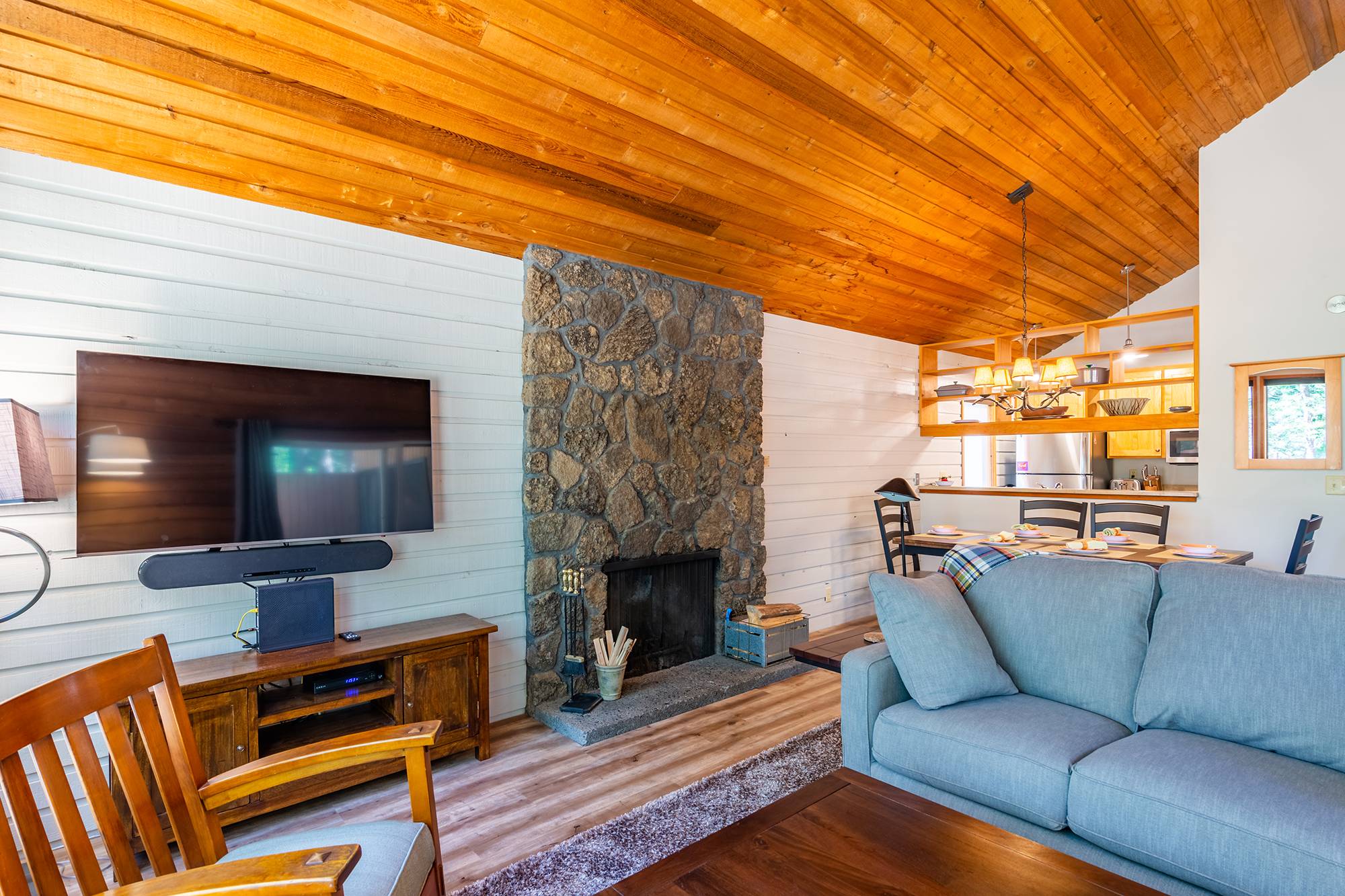 Aspen House 023 Black Butte Realty Group