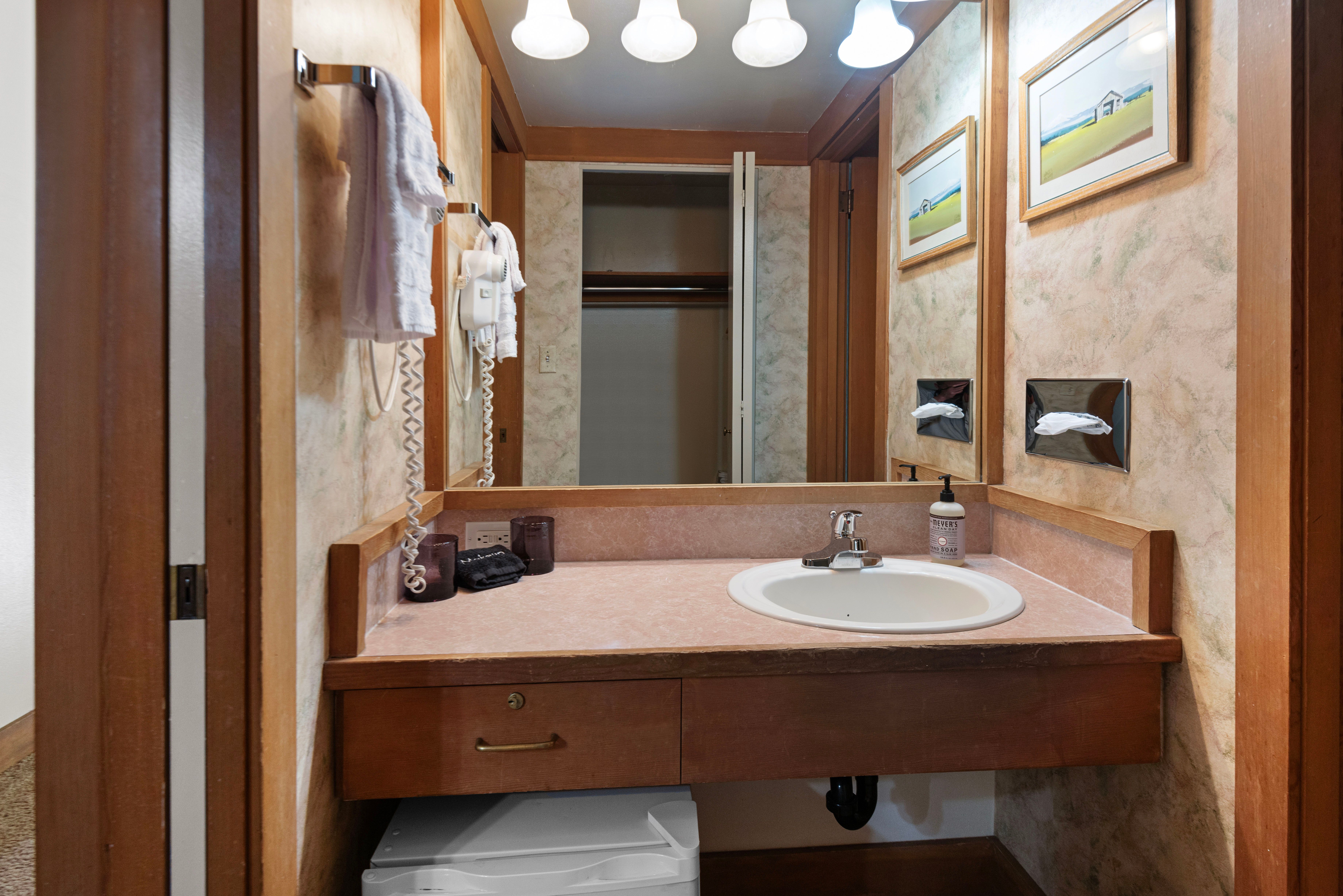 Lodge Condo Room 028 Black Butte Realty Group