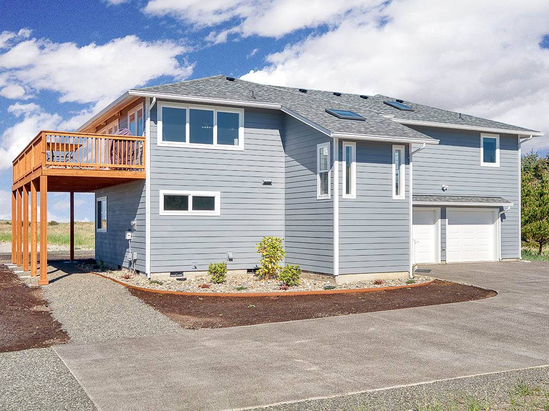 Calder Beachfront Retreat Bloomer Estates OceanView Long Beach