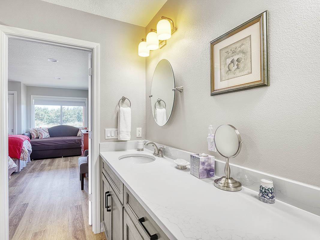 Calder Beachfront Retreat Bloomer Estates OceanView Long Beach