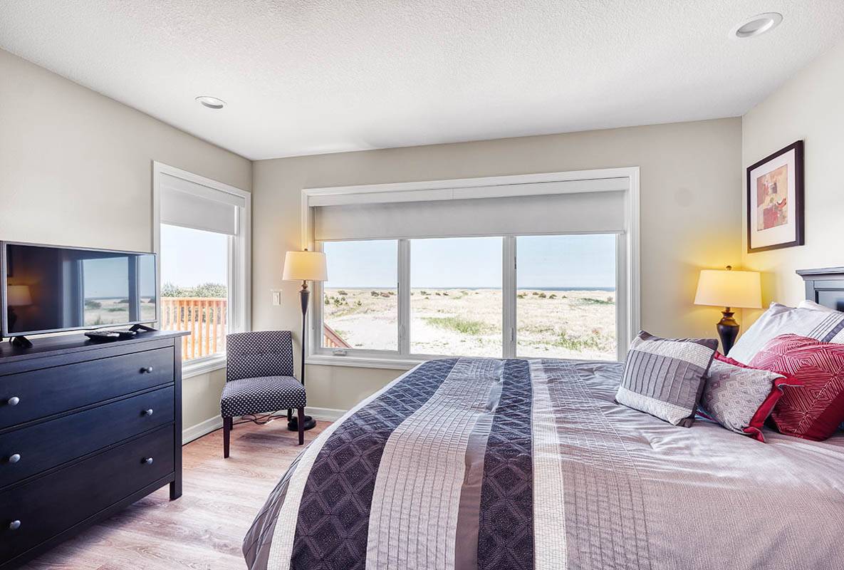 Calder Beachfront Retreat Bloomer Estates OceanView Long Beach