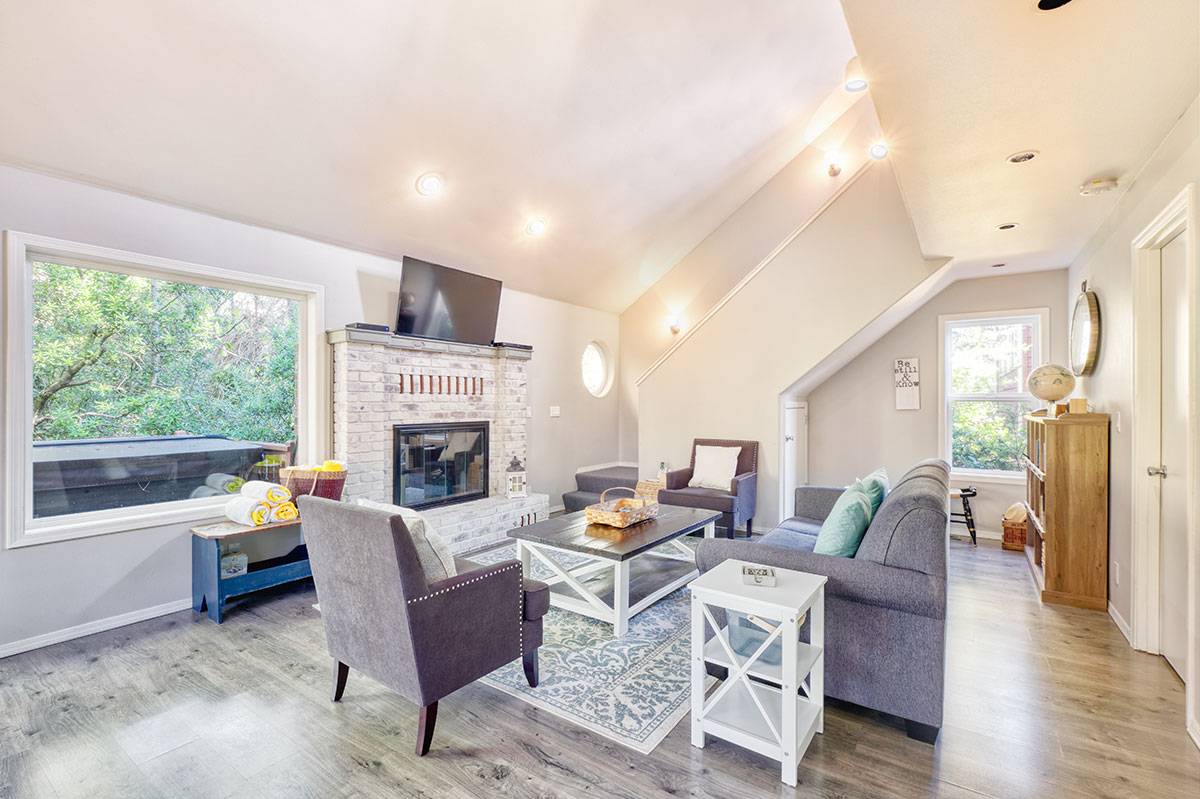 Sisu Beach House Bloomer Estates Hot Tub Vacation Rental near Ocean