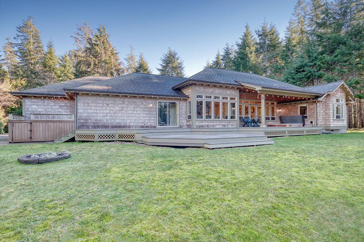 Lakeside Forest Retreat Bloomer Estates Vacation Rentals