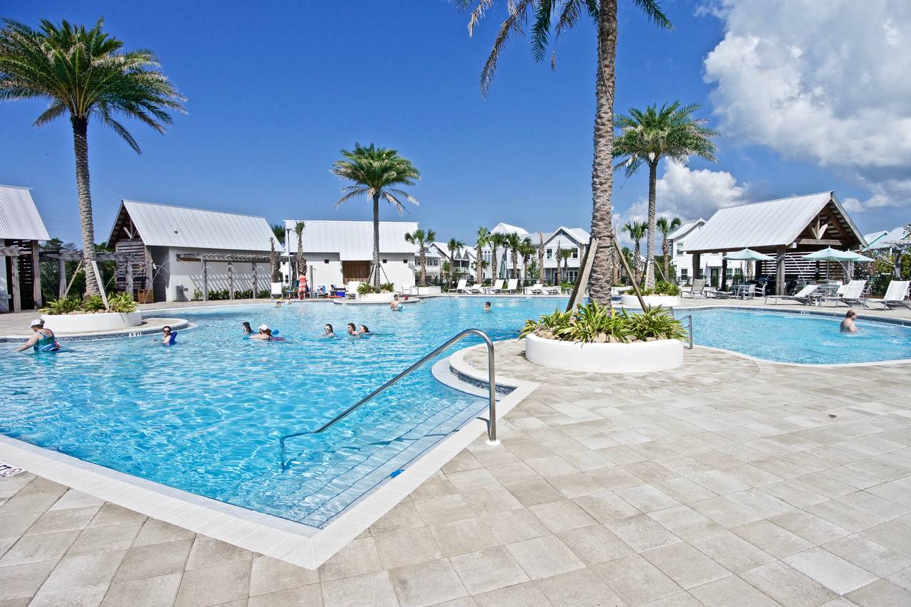 Resort Style Swimming Pool Resort Style Swimming Pool