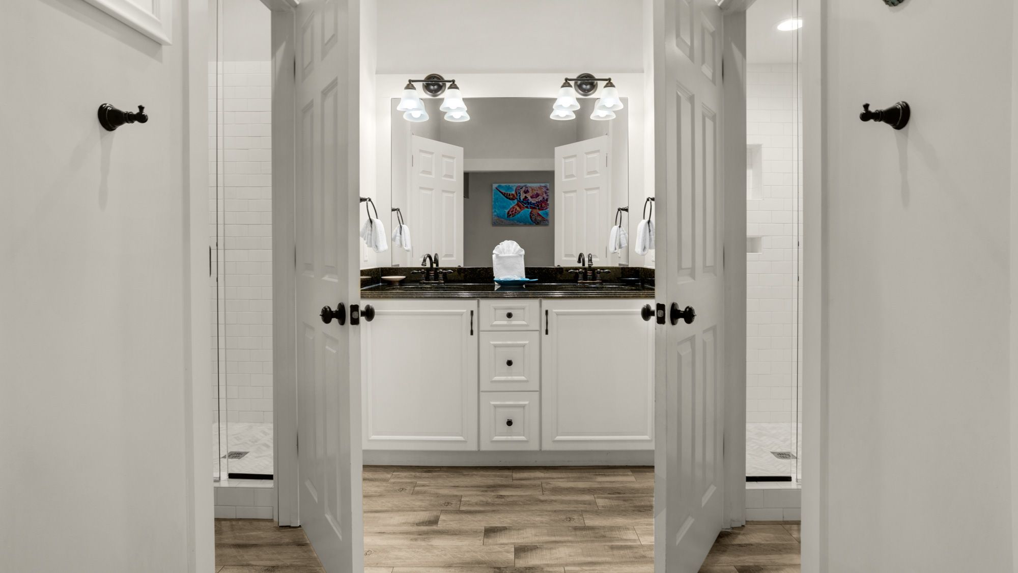 Lazy Days -1st Floor Bunkroom's Private Bathroom