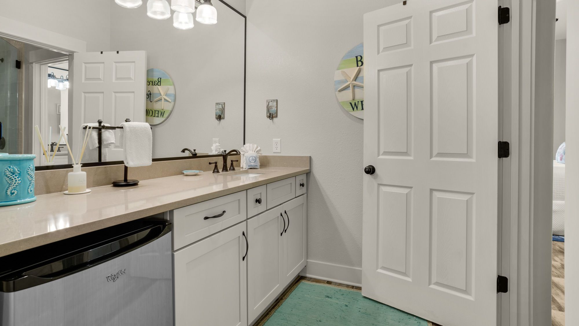 Lazy Days -1st Floor Jack and Jill Bathroom