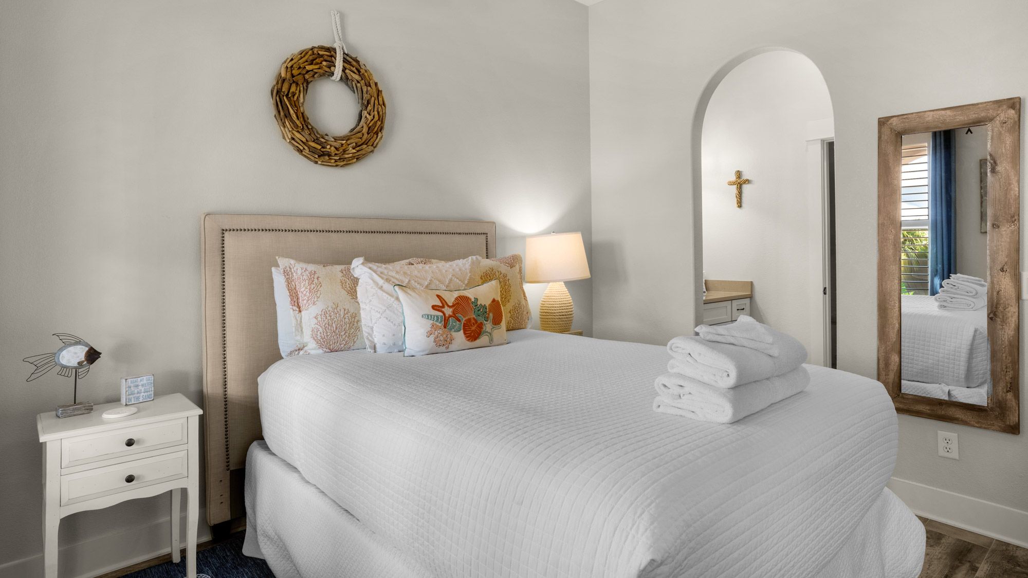 Lazy Days - 1st Floor Queen Bedroom