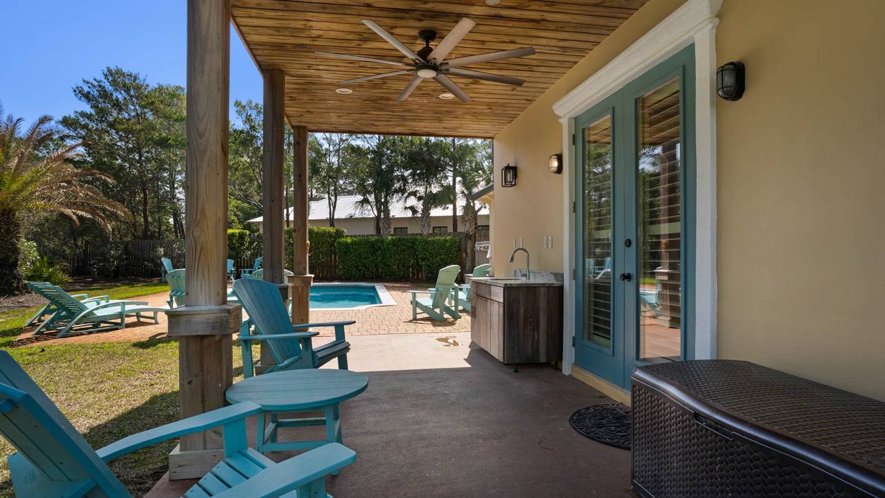 Lazy Days - Backyard Lazy Days - Backyard