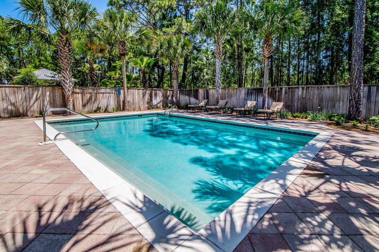 Private Pool with 4 Lounge Chairs Private Pool with 4 Lounge Chairs