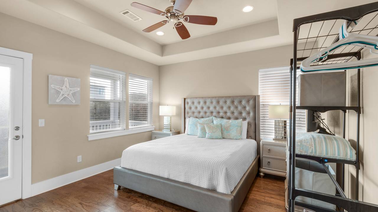 Khalee-sea King Bedroom Khalee-sea King Bedroom