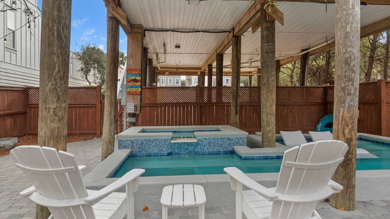 Khalee-sea Pool and Backyard Khalee-sea Pool and Backyard