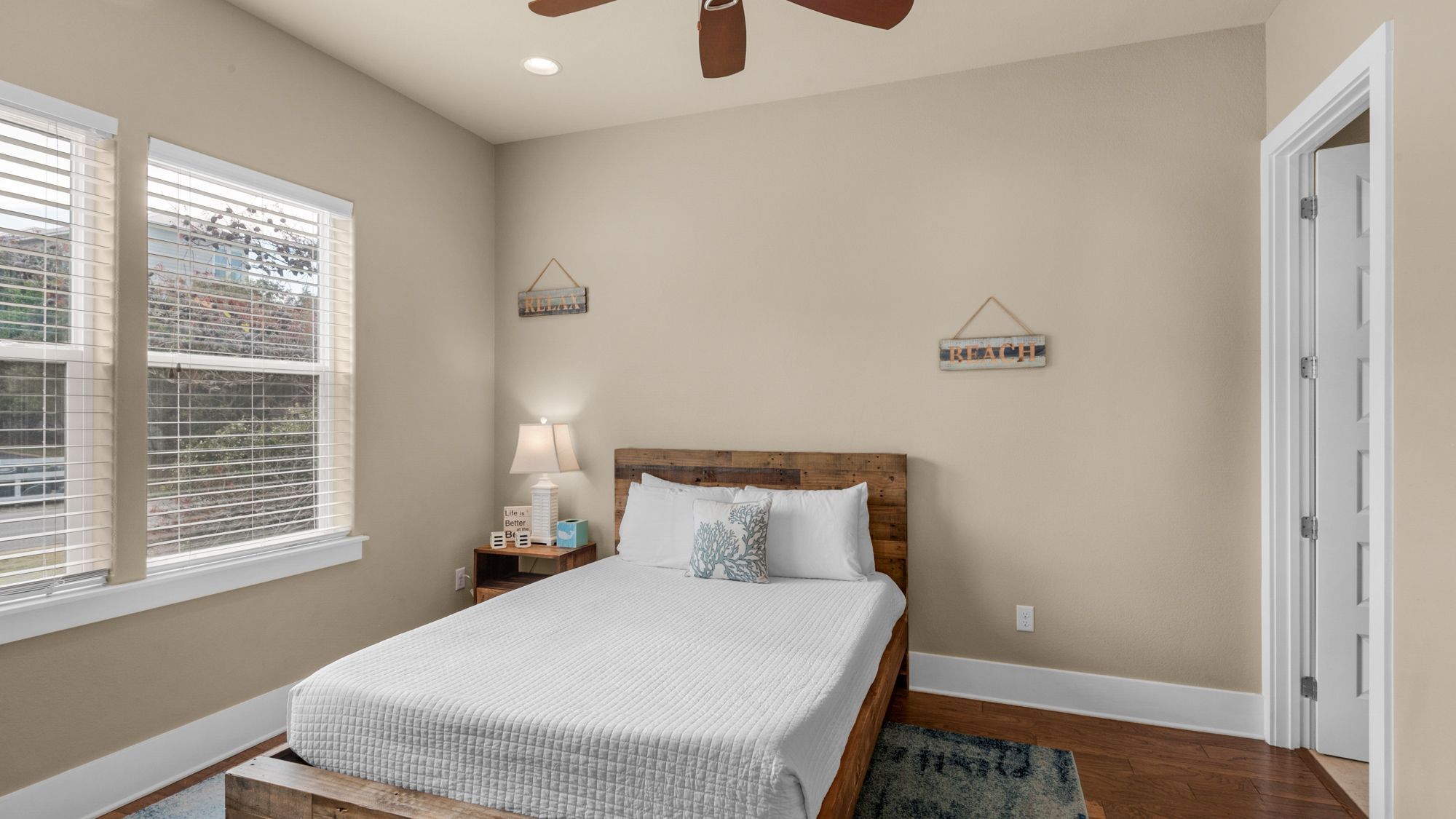 Khalee-sea Queen Bedroom